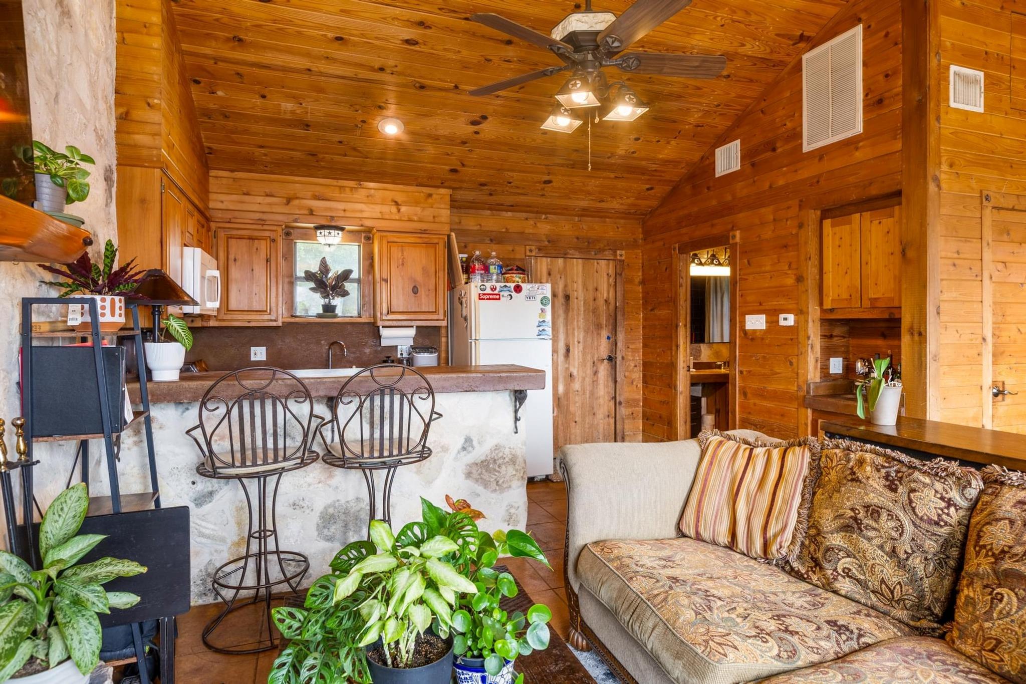 8100 Kuhn DR