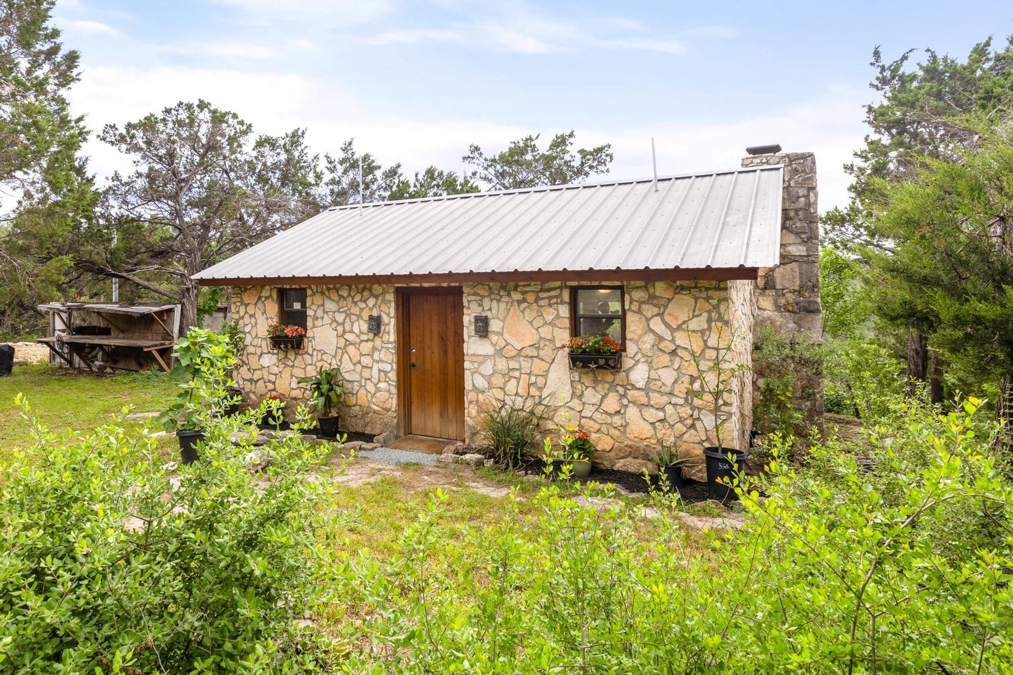 8100 Kuhn DR