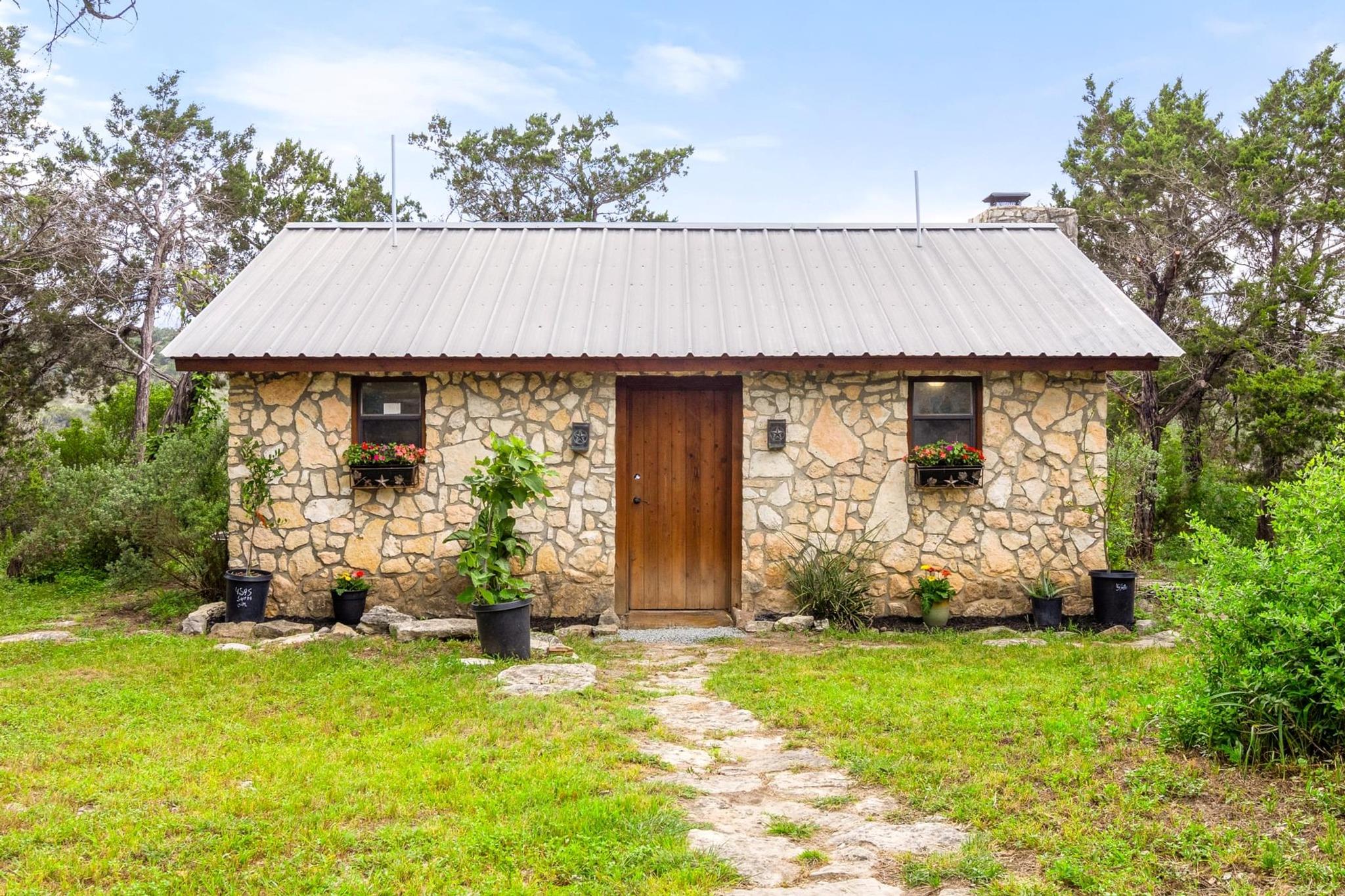 8100 Kuhn DR