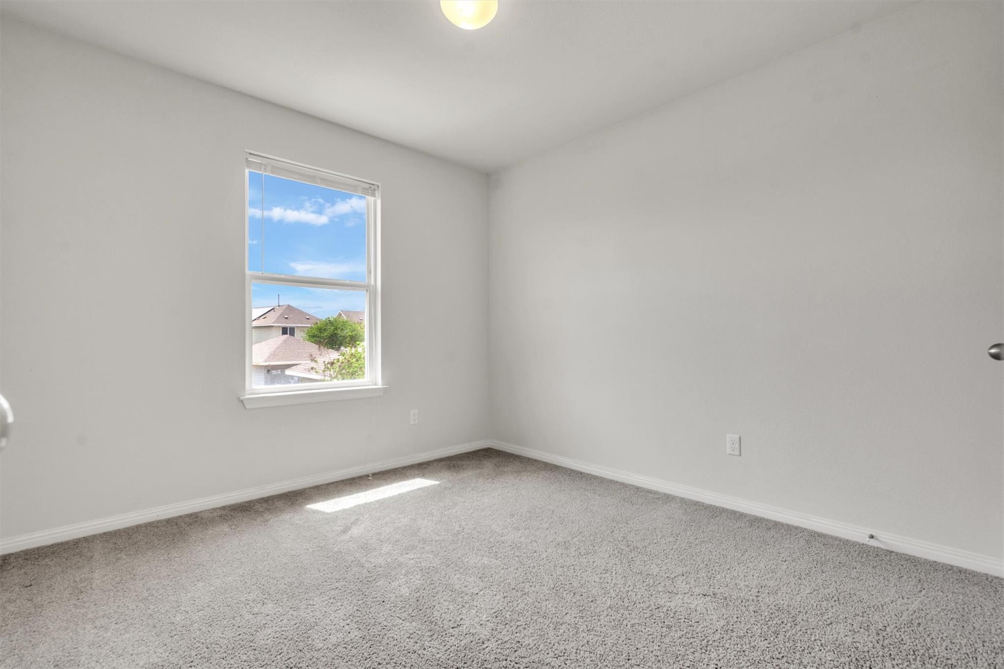 1039 Sand Post PL