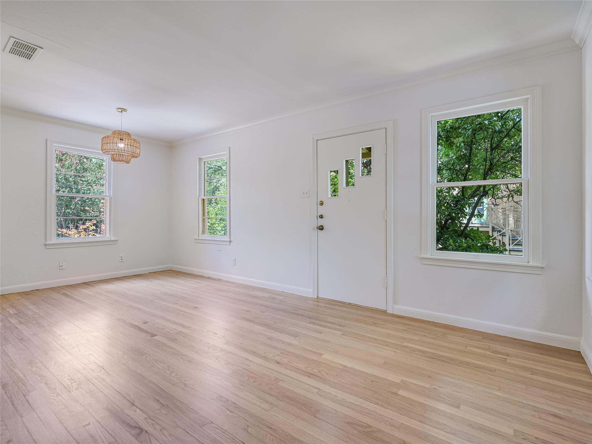 501 Carolyn Ave