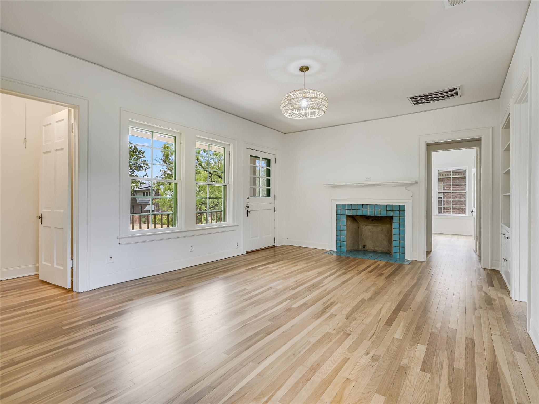 501 Carolyn Ave