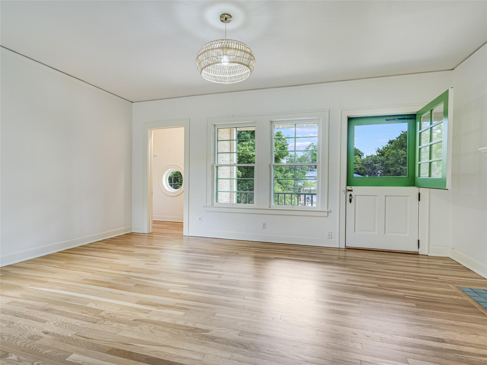 501 Carolyn Ave