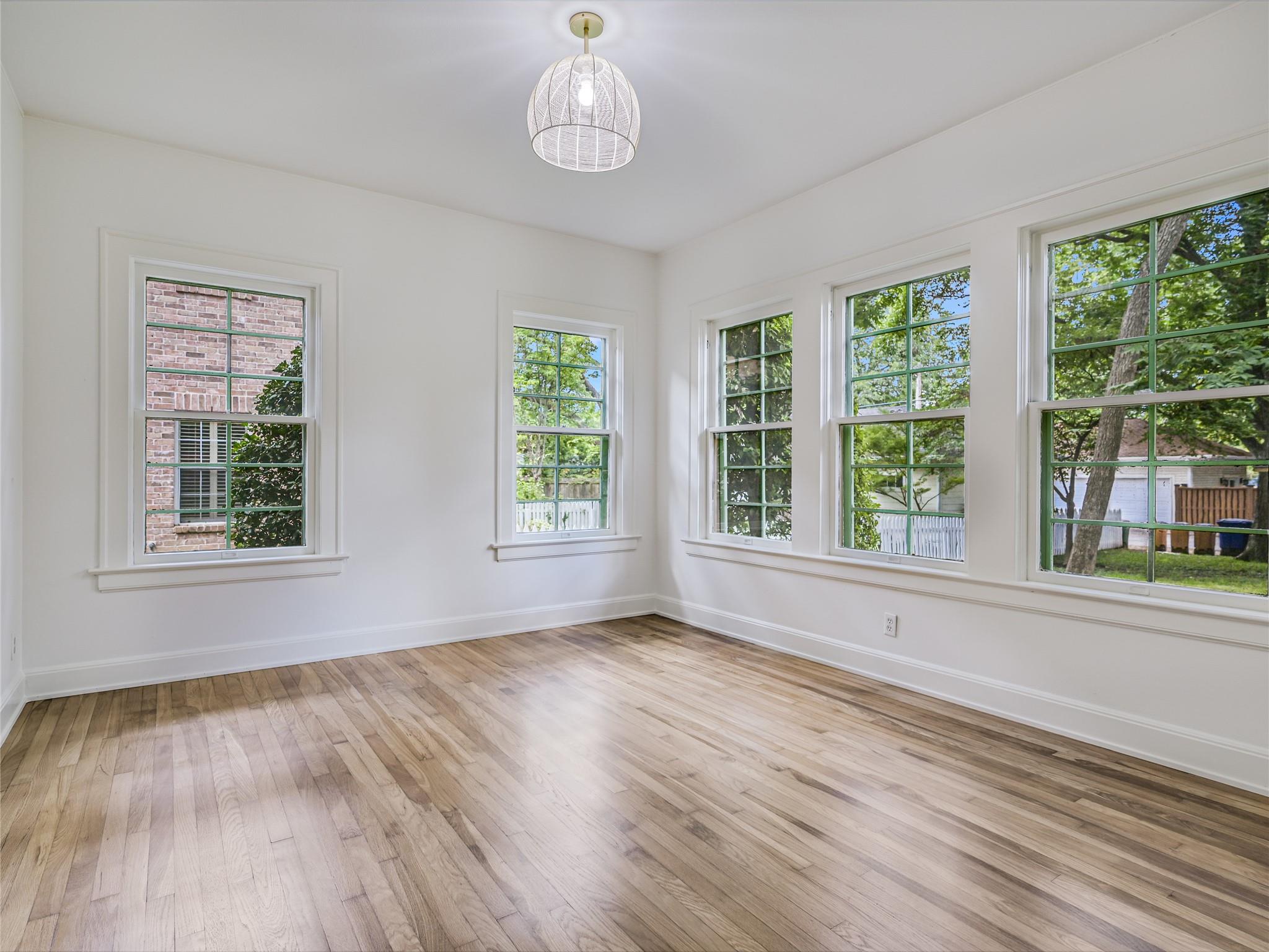 501 Carolyn Ave