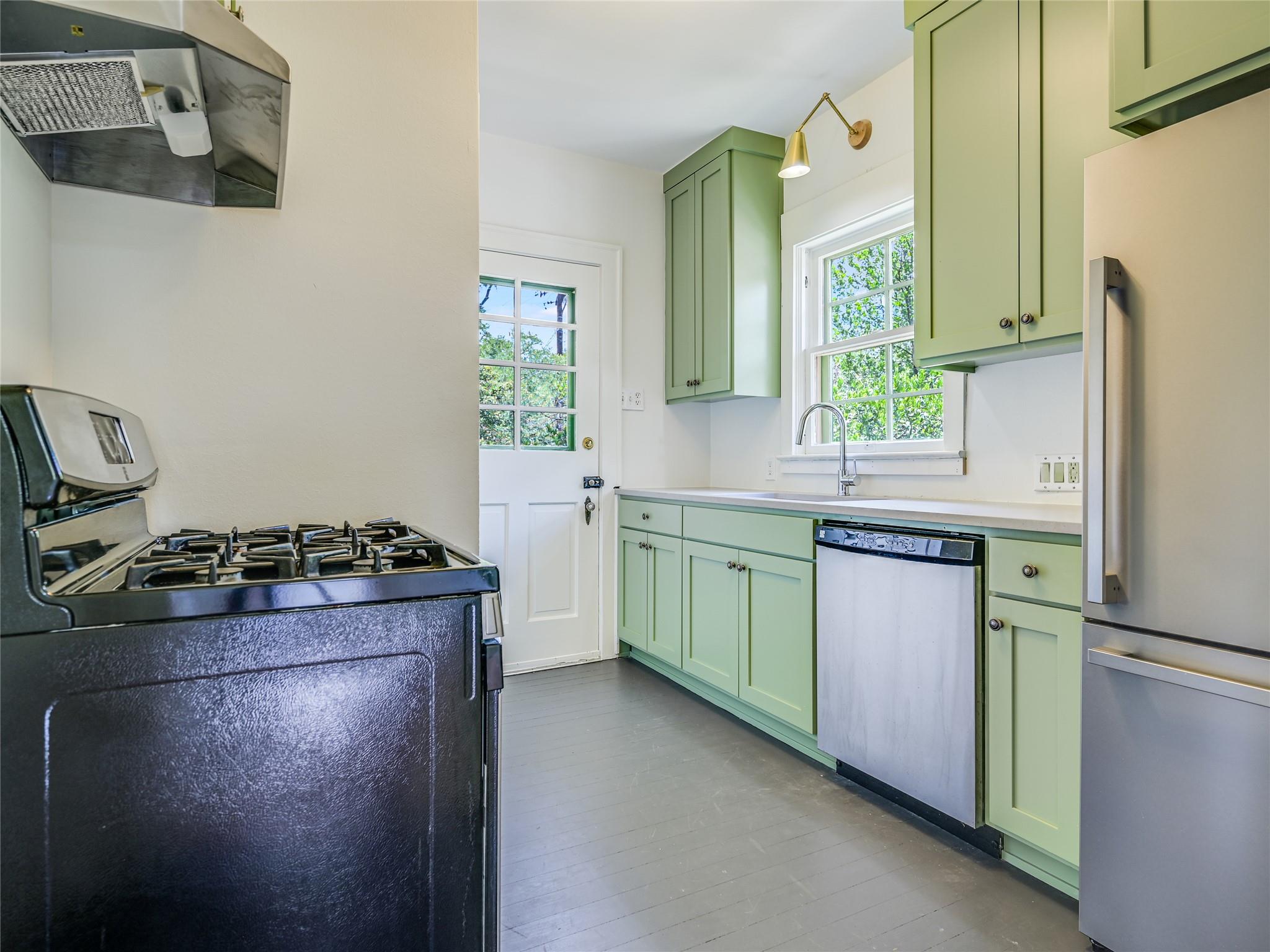 501 Carolyn Ave