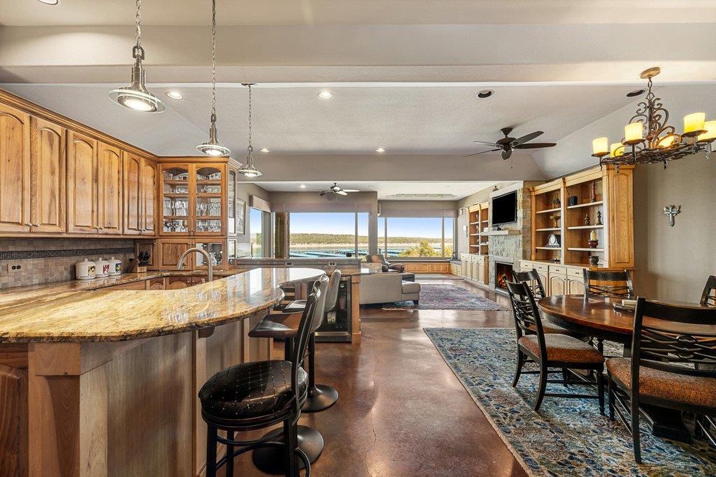 1310 Hurst HOLW