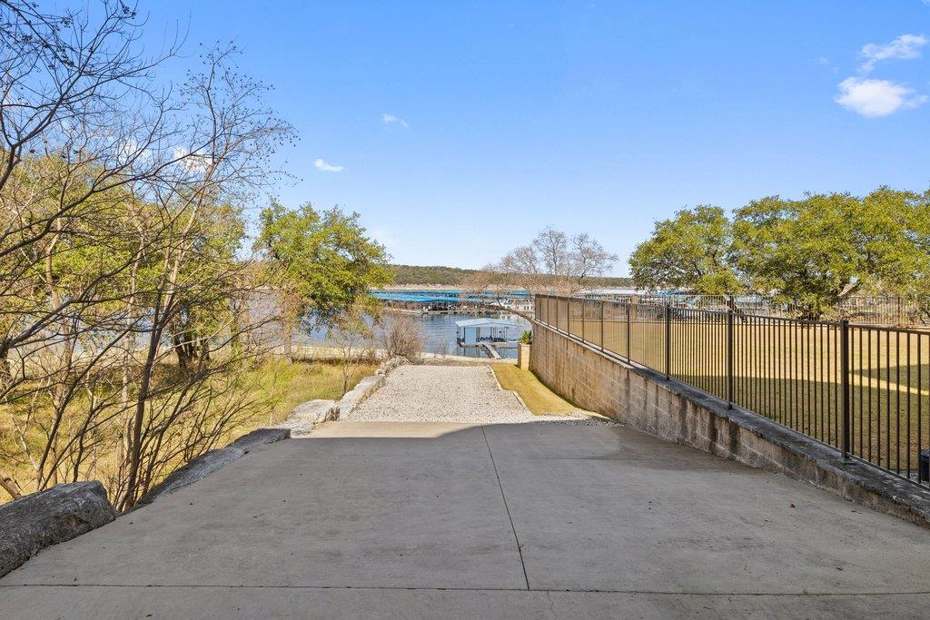 1310 Hurst HOLW