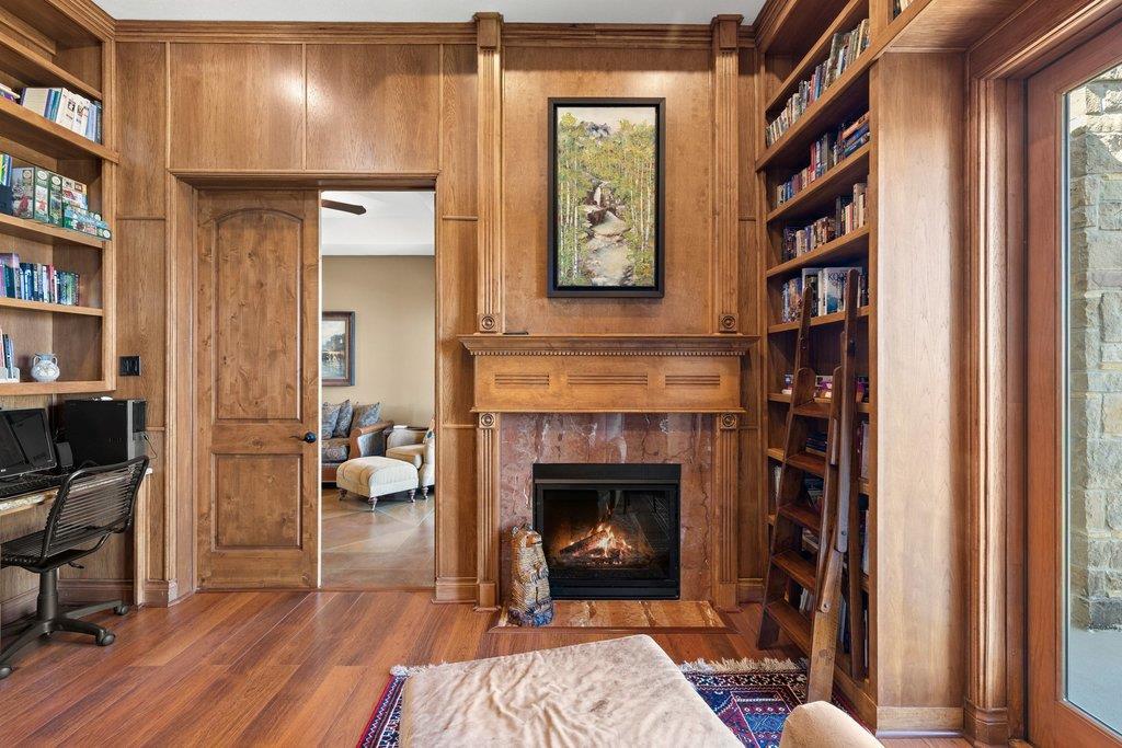 1310 Hurst HOLW