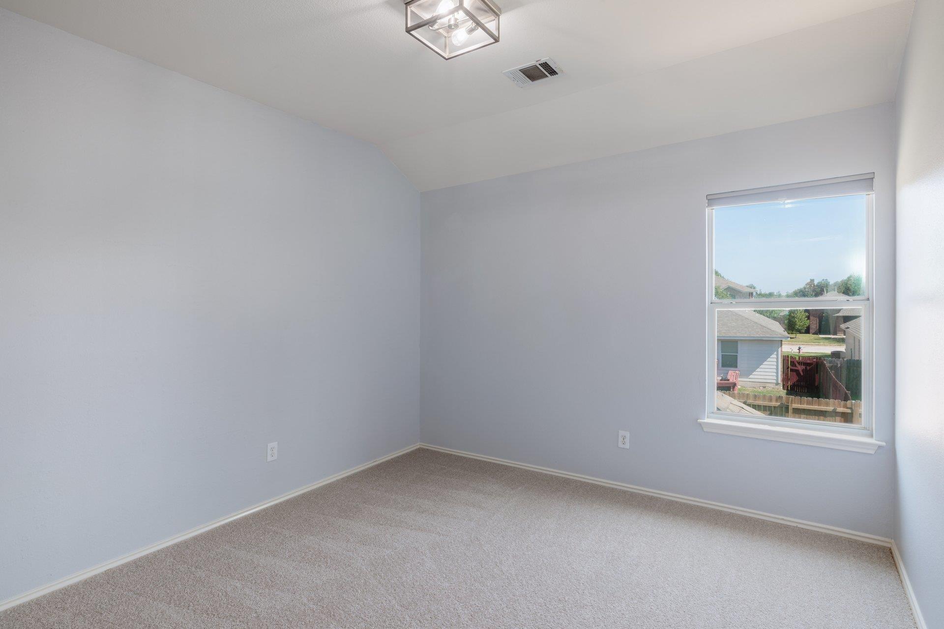 20516 Farm Pond LN