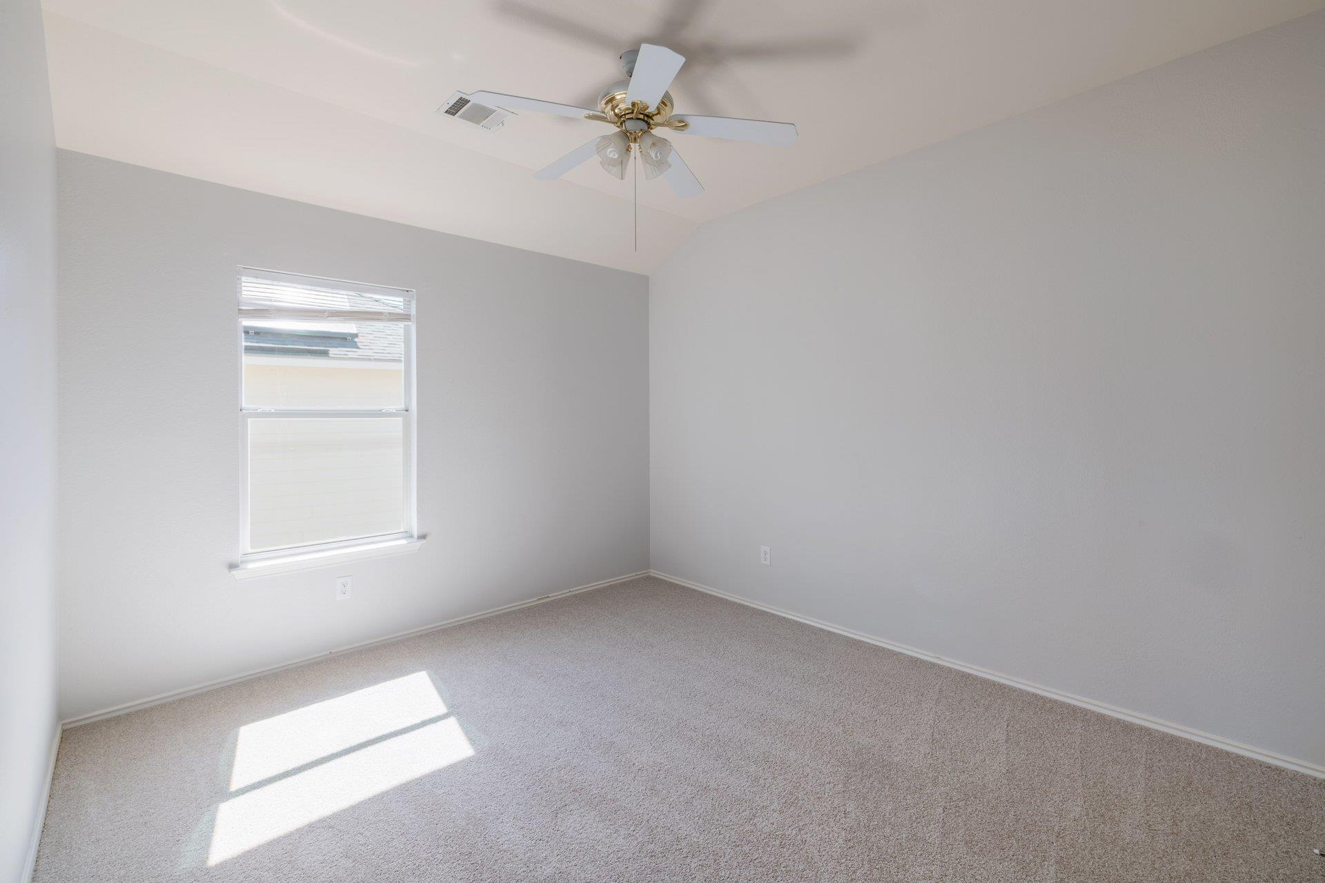 20516 Farm Pond LN