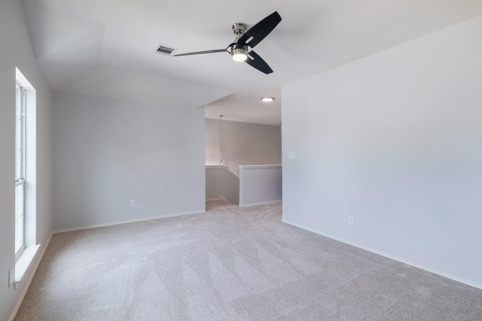 20516 Farm Pond LN