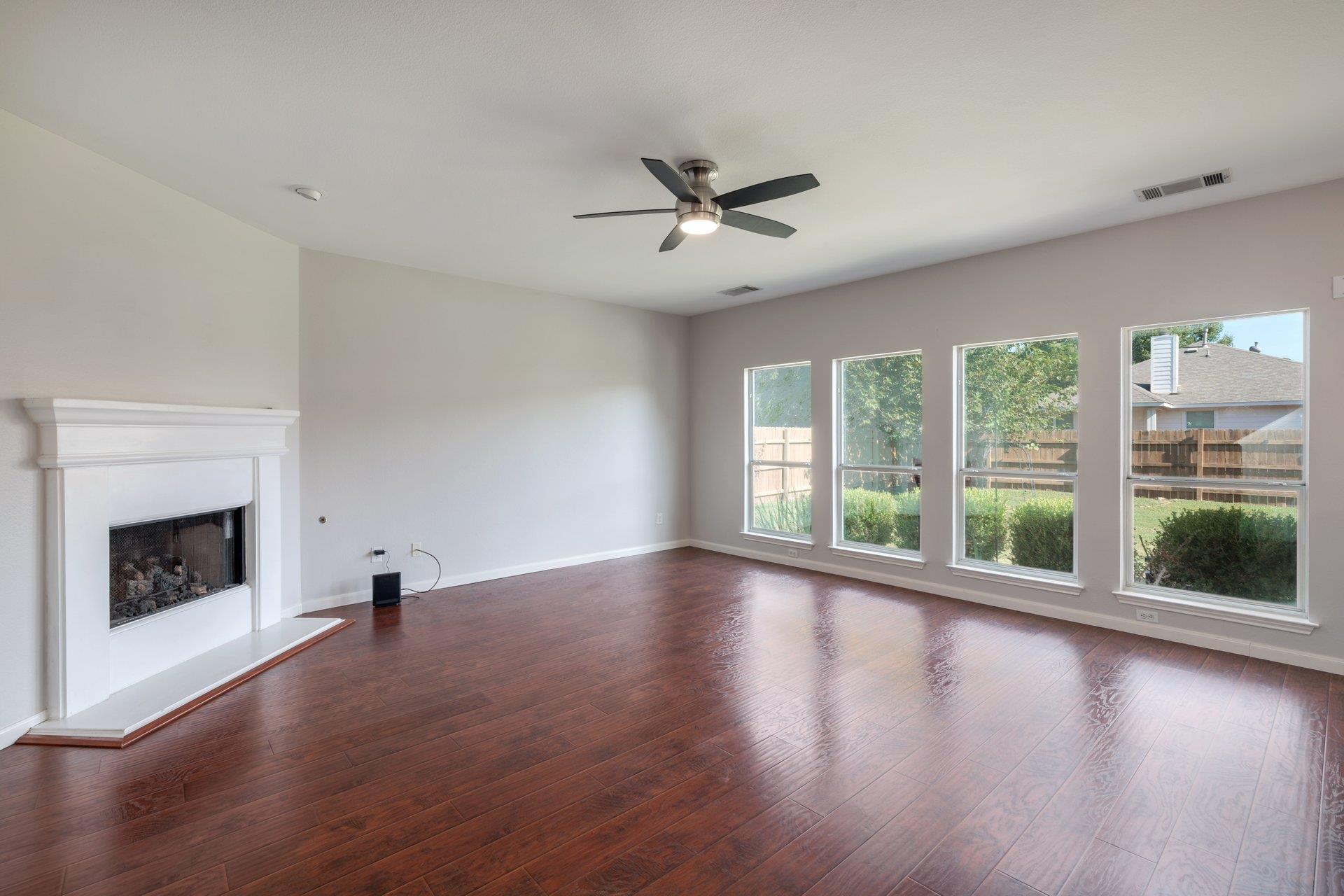 20516 Farm Pond LN