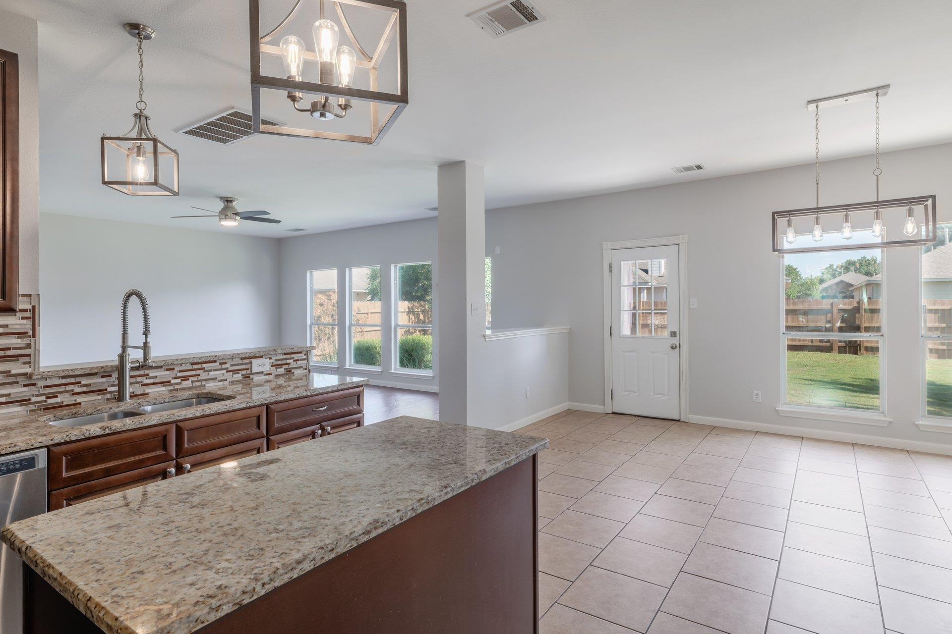 20516 Farm Pond LN