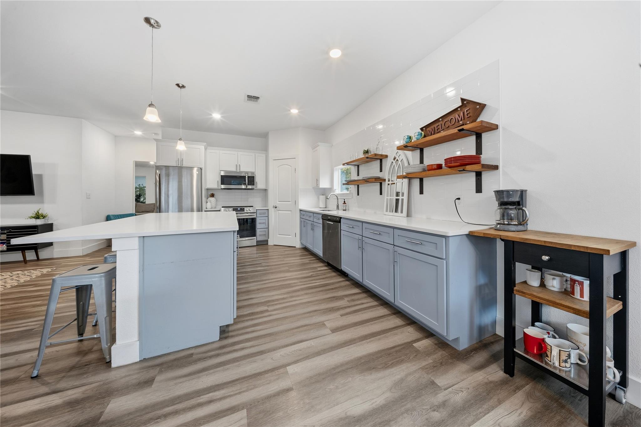 7502 Stable LN