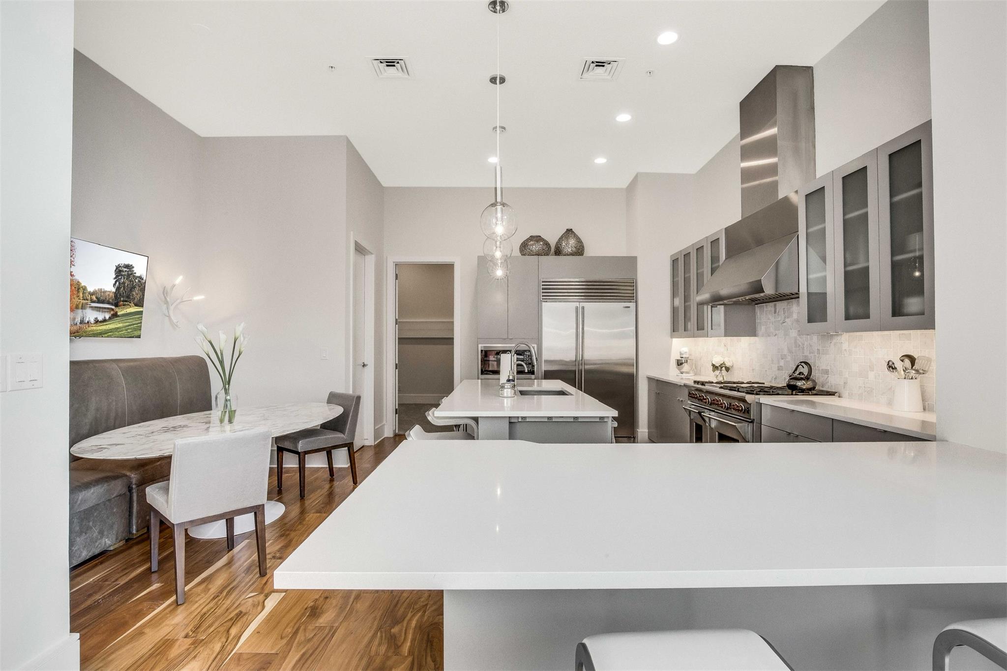 555 E 5th ST # 3022