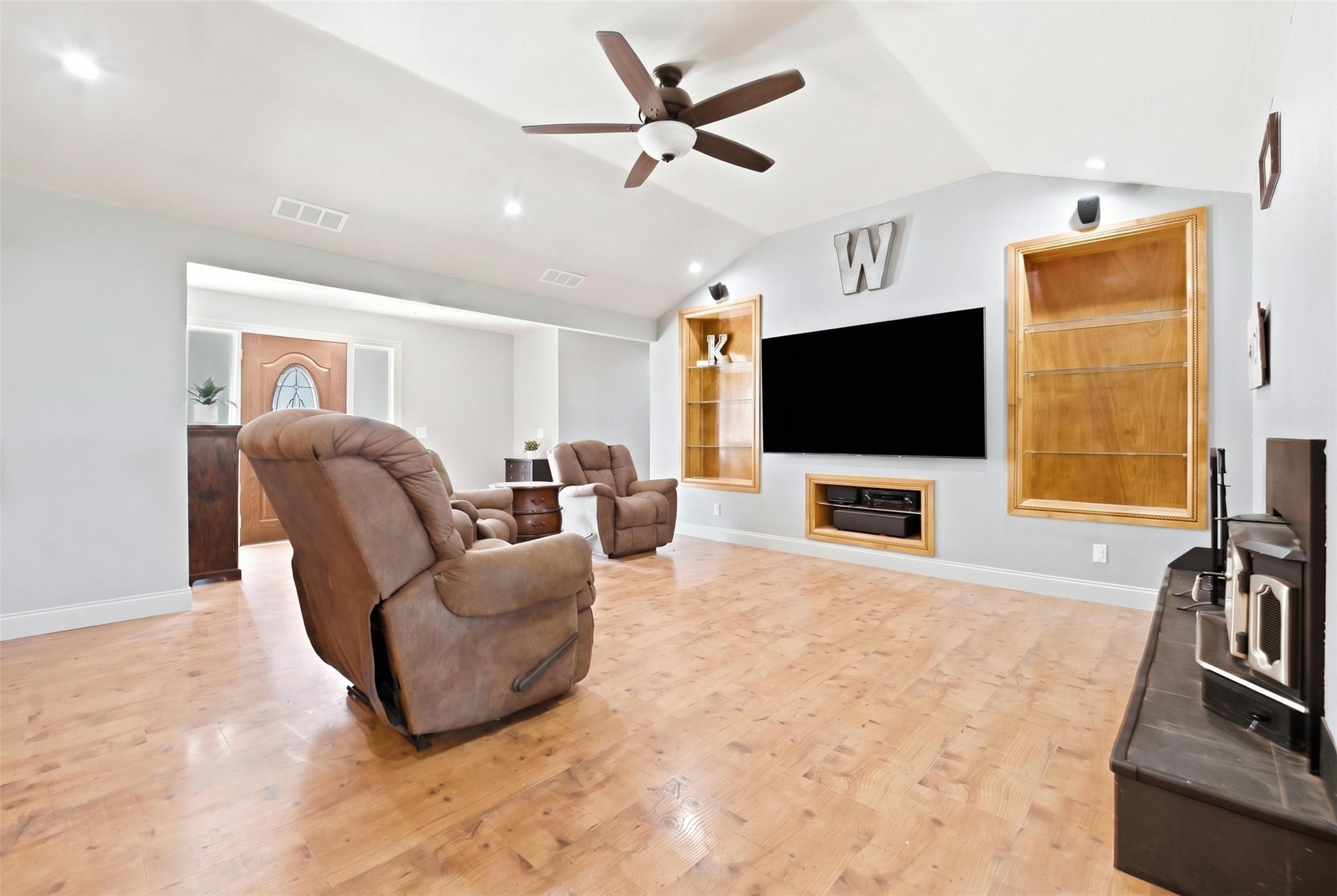 114 Pinedale DR