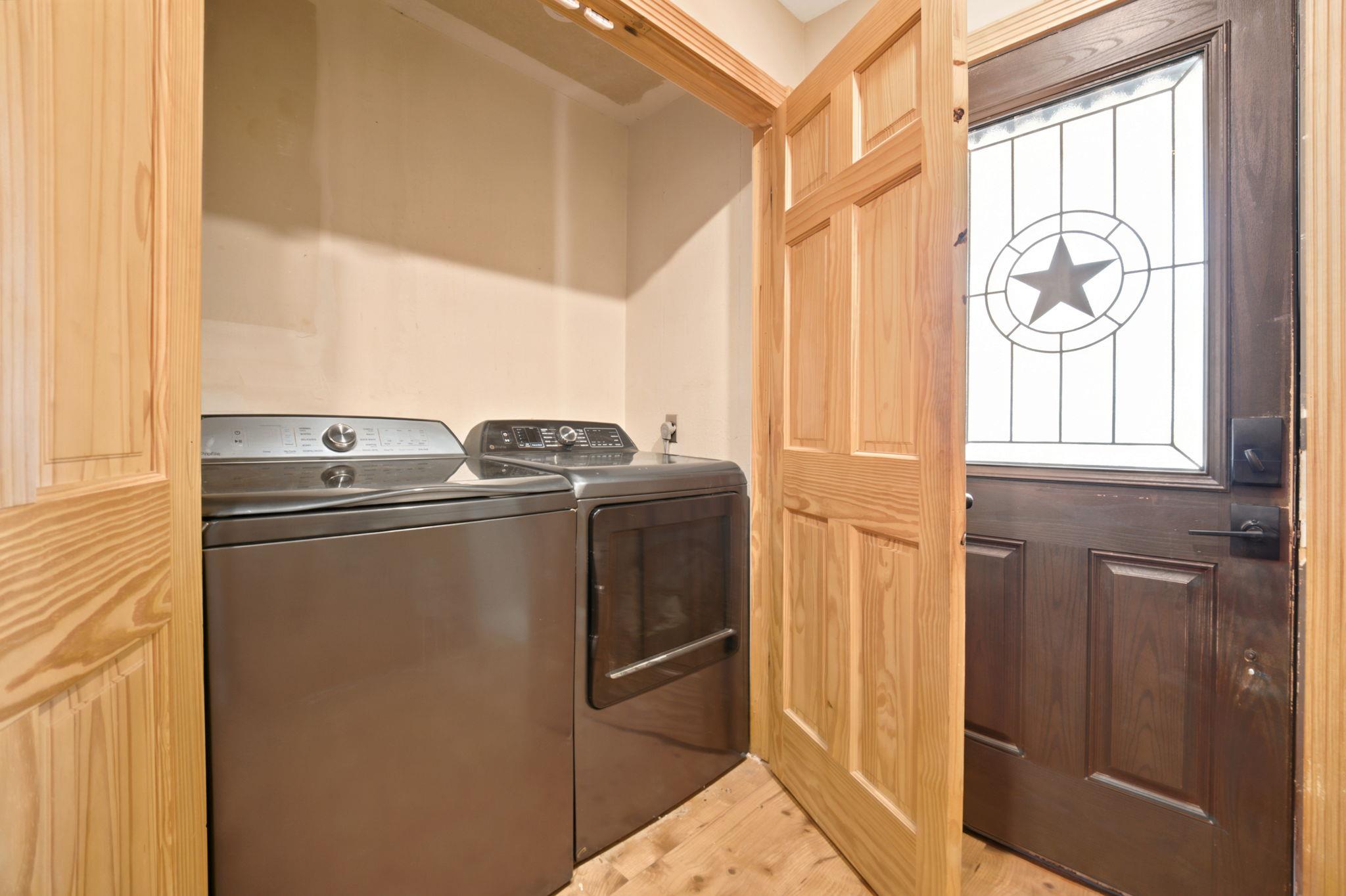 114 Pinedale DR