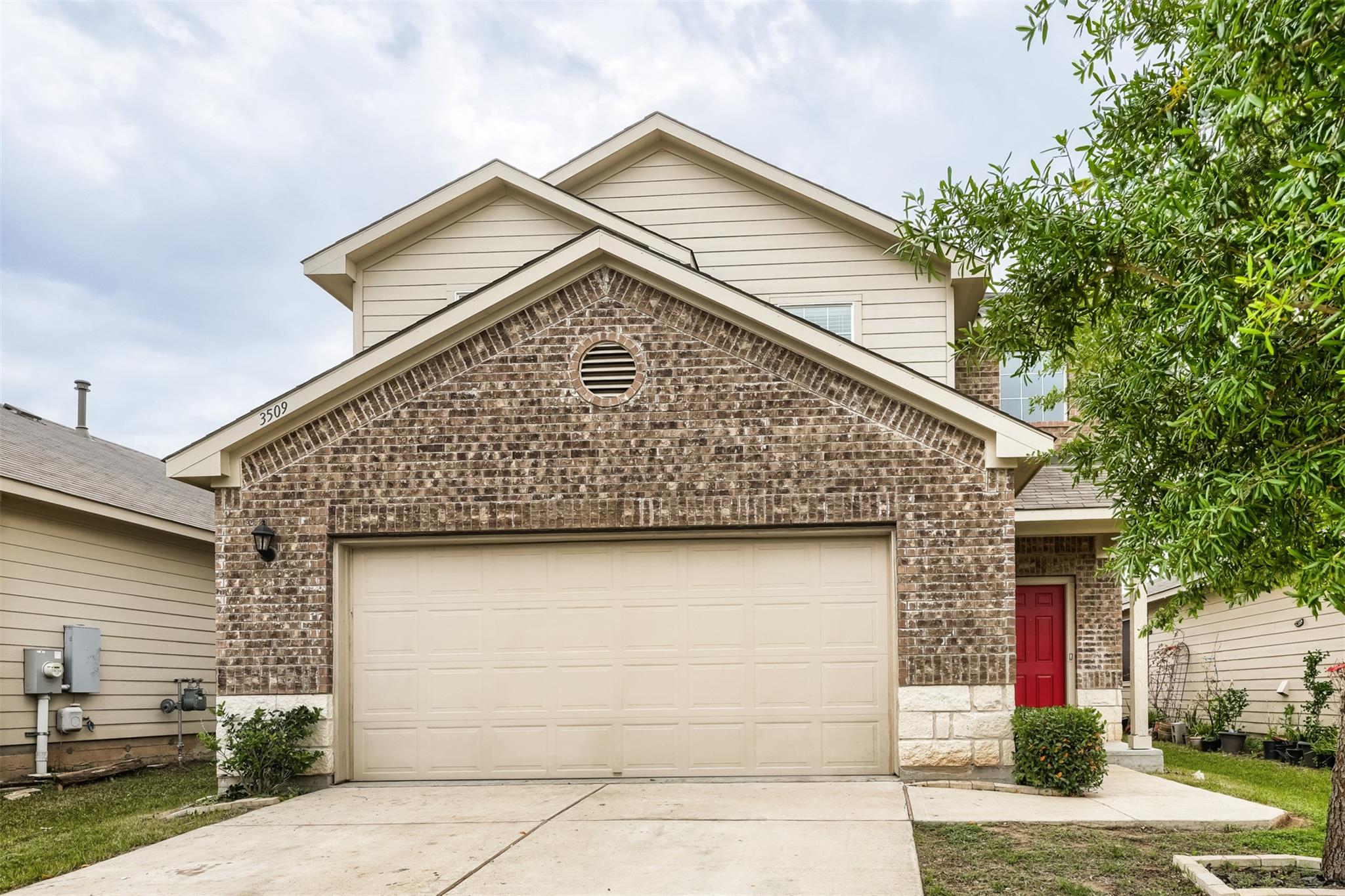 3509 Conyers LN