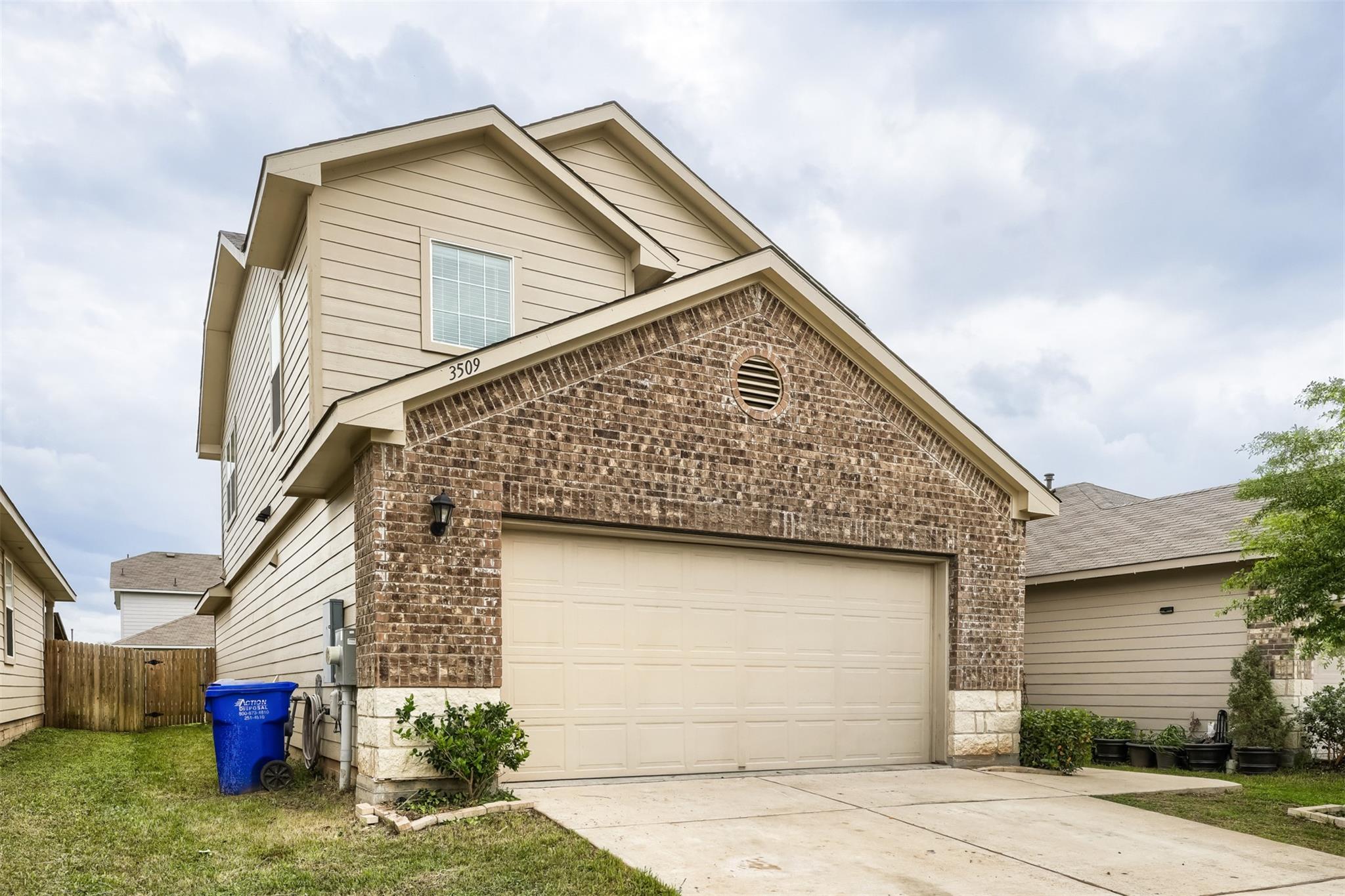3509 Conyers LN