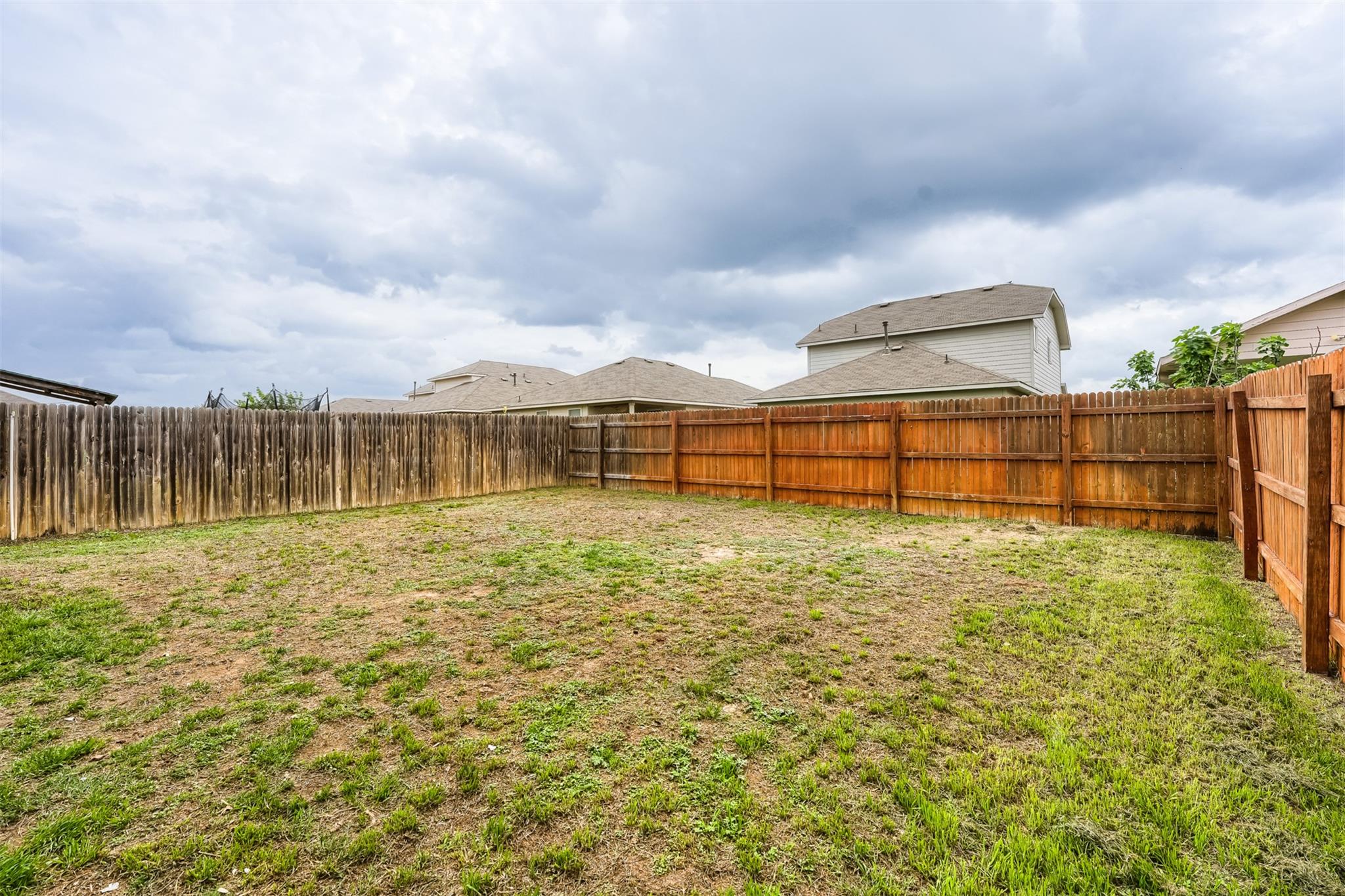 3509 Conyers LN