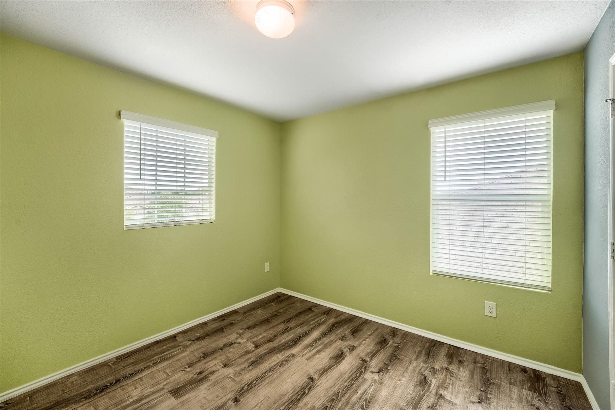 3509 Conyers LN