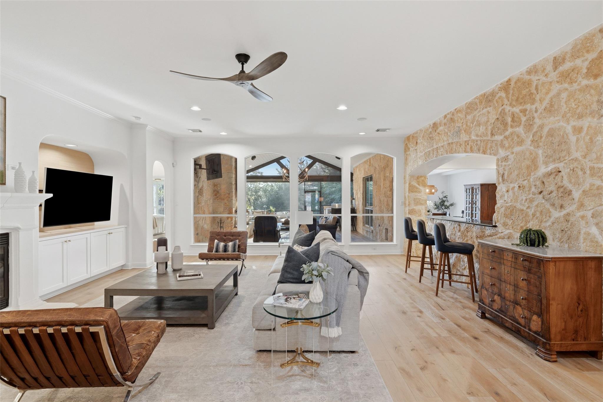 581 Aspen DR