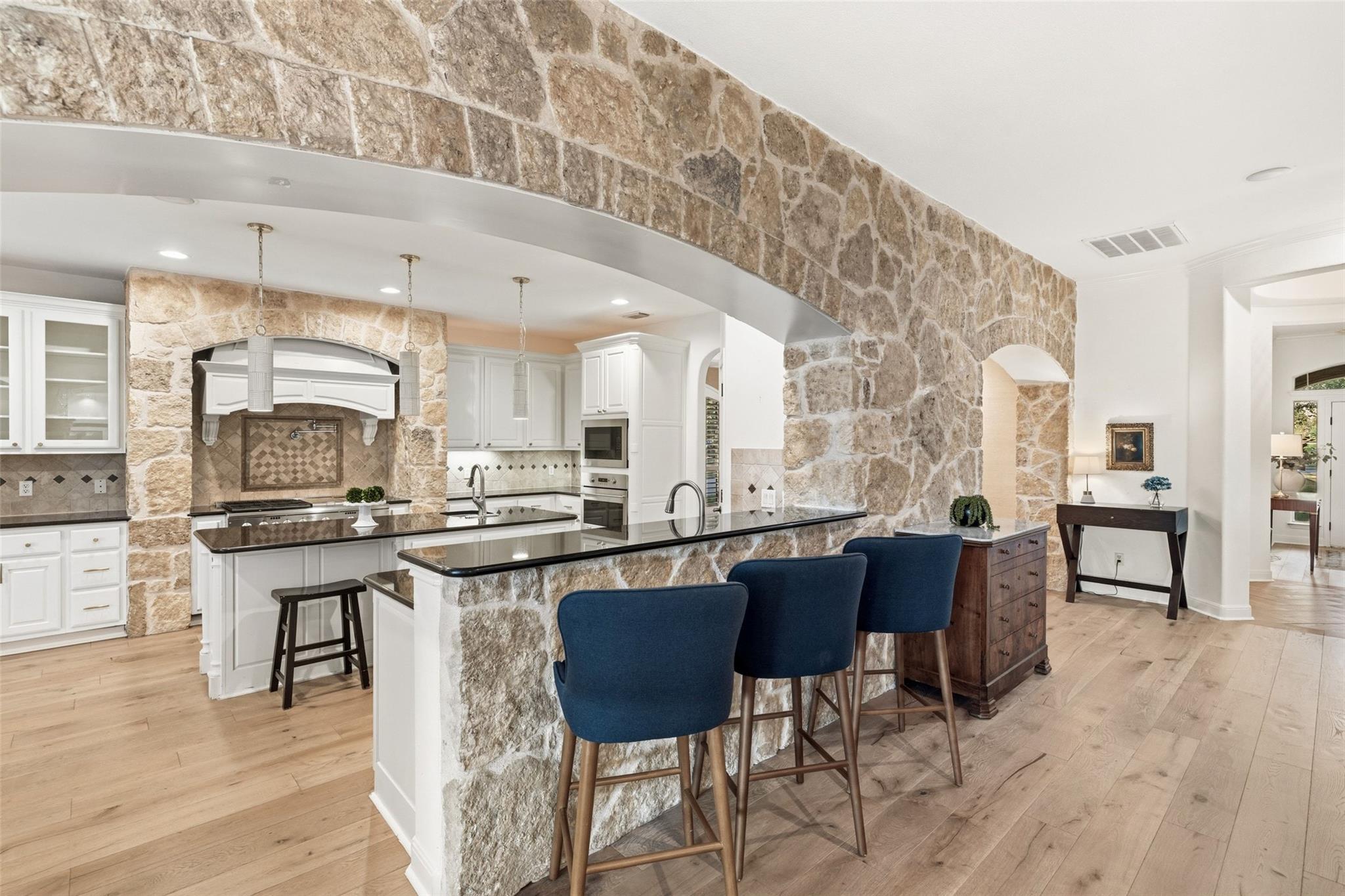 581 Aspen DR