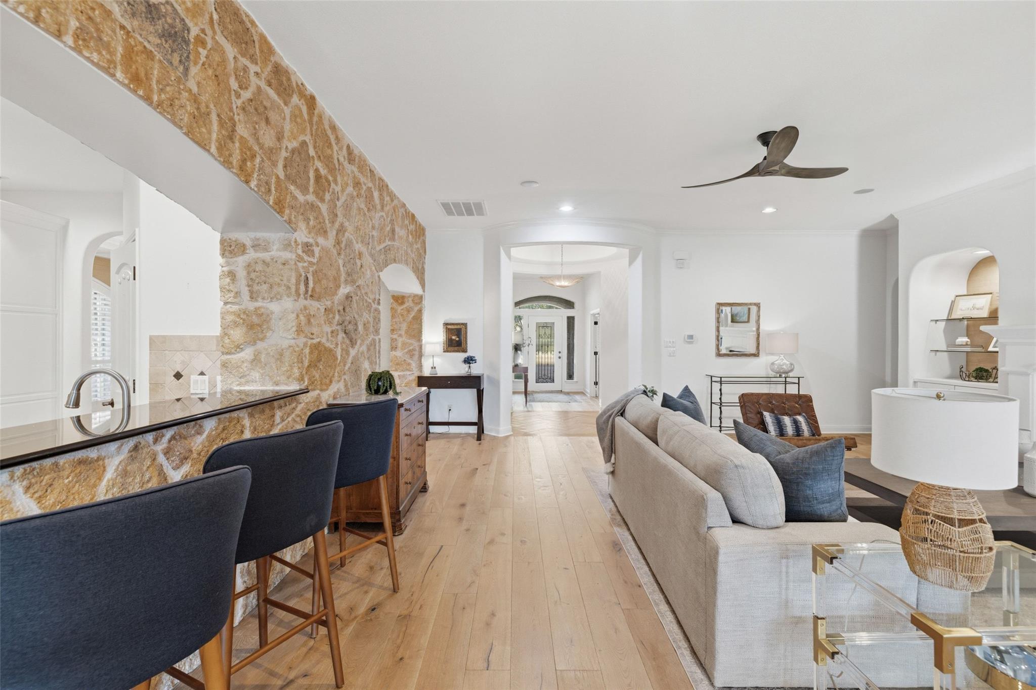 581 Aspen DR