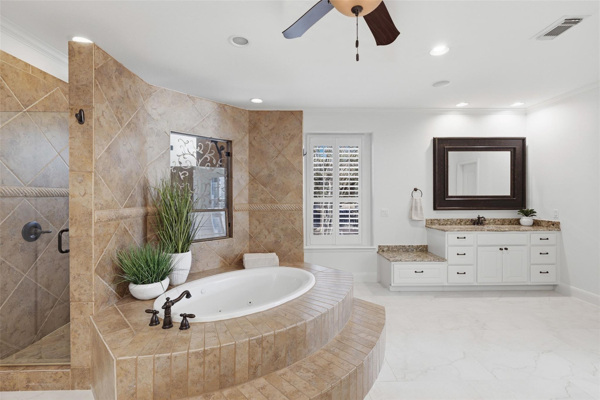 581 Aspen DR