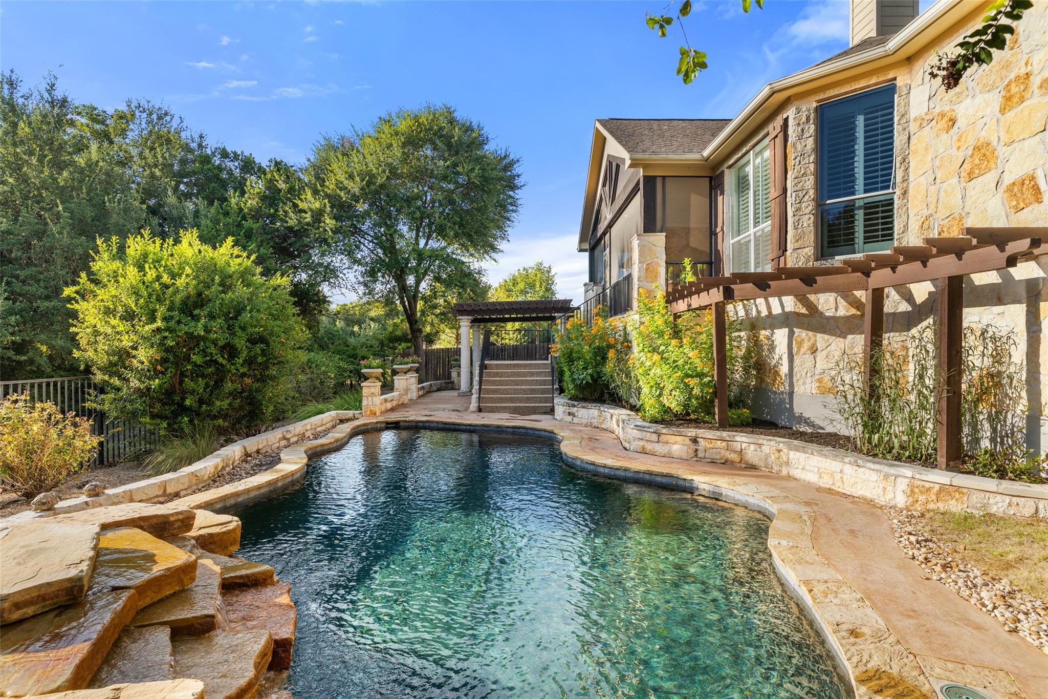 581 Aspen DR