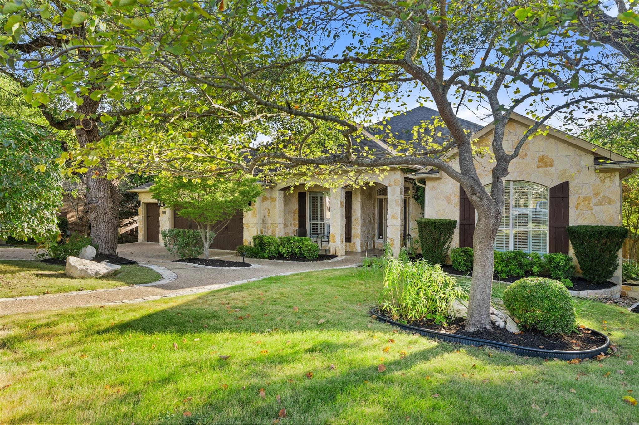581 Aspen DR