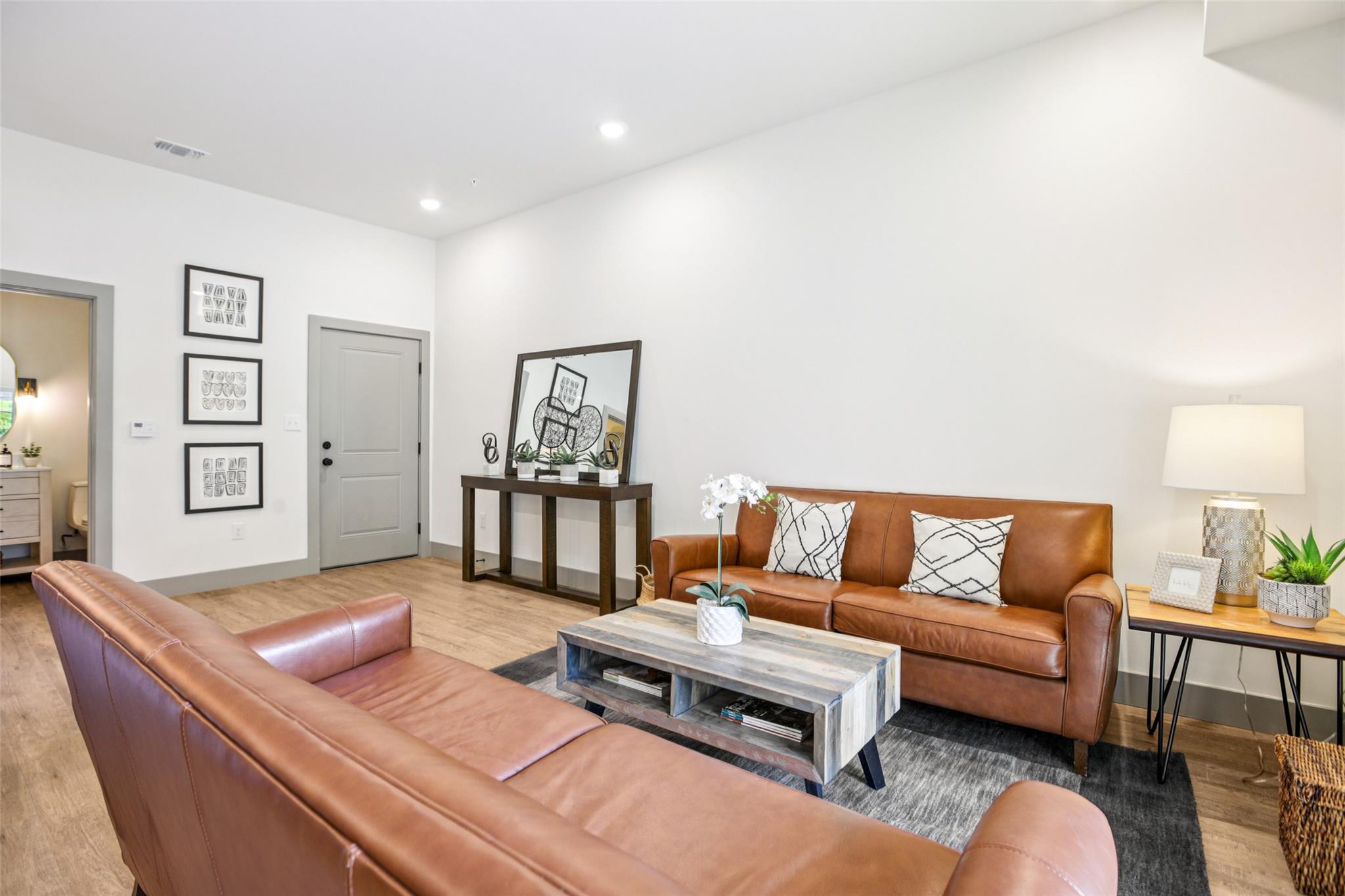 2450 Wickersham LN # 2023