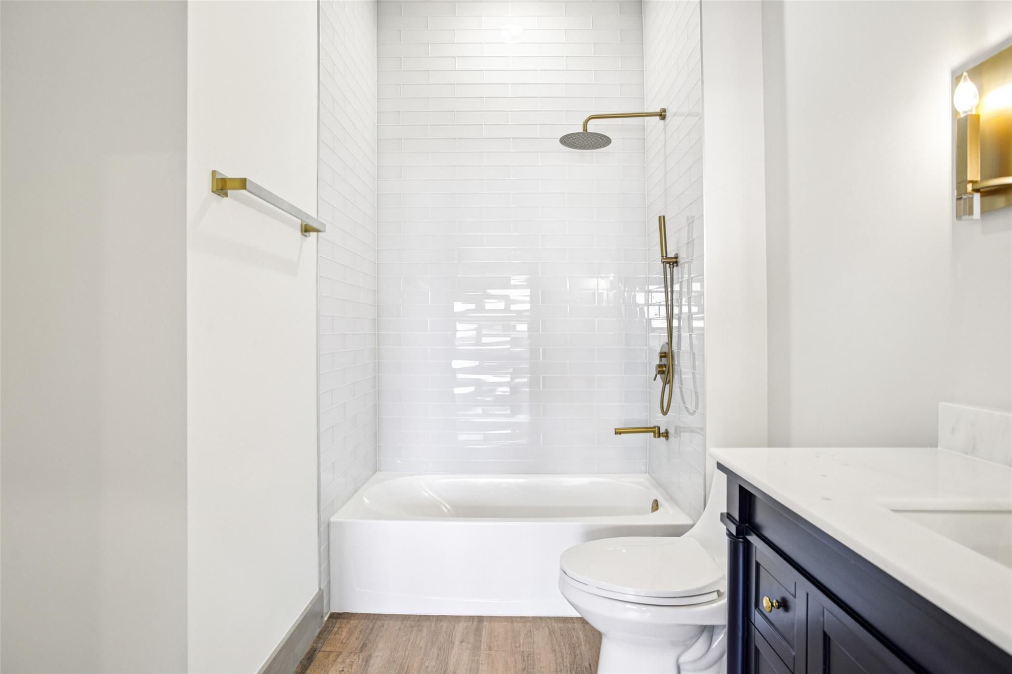 2450 Wickersham LN # 2023