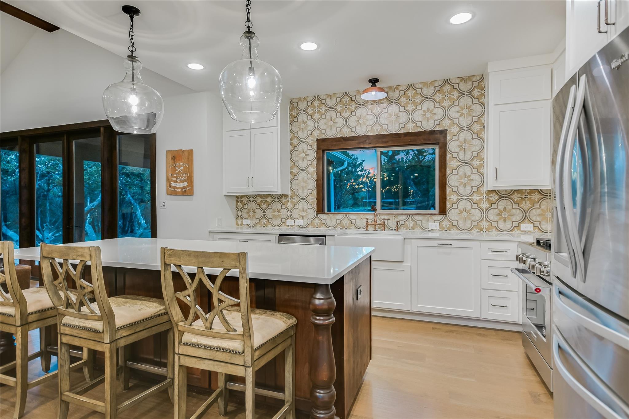 270 RAMBLING OAKS DR