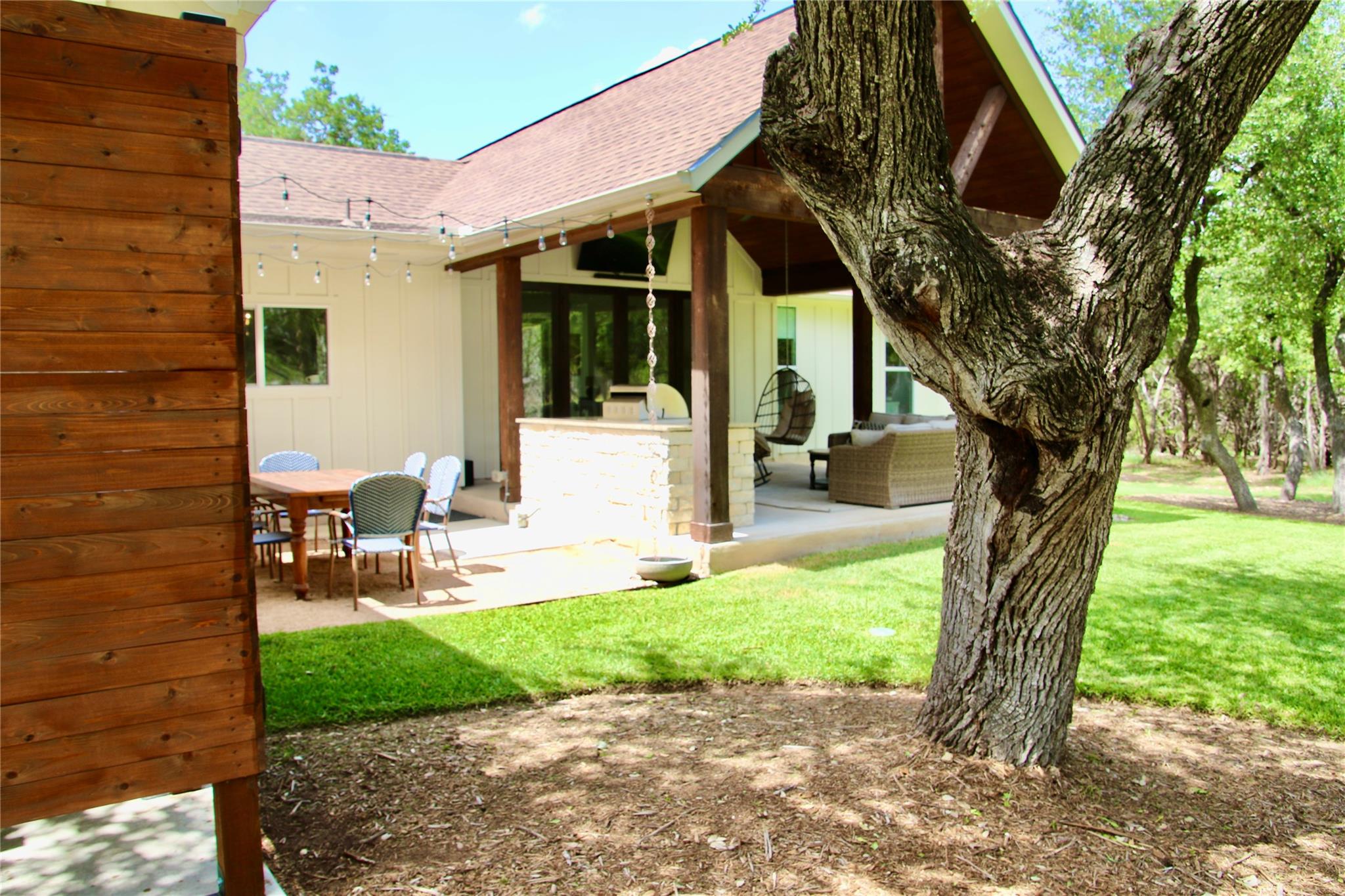 270 RAMBLING OAKS DR