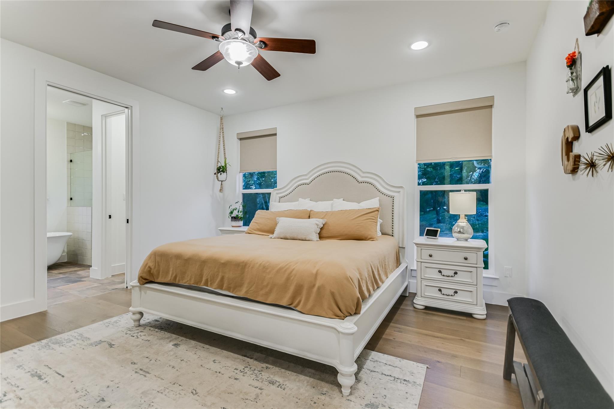 270 RAMBLING OAKS DR