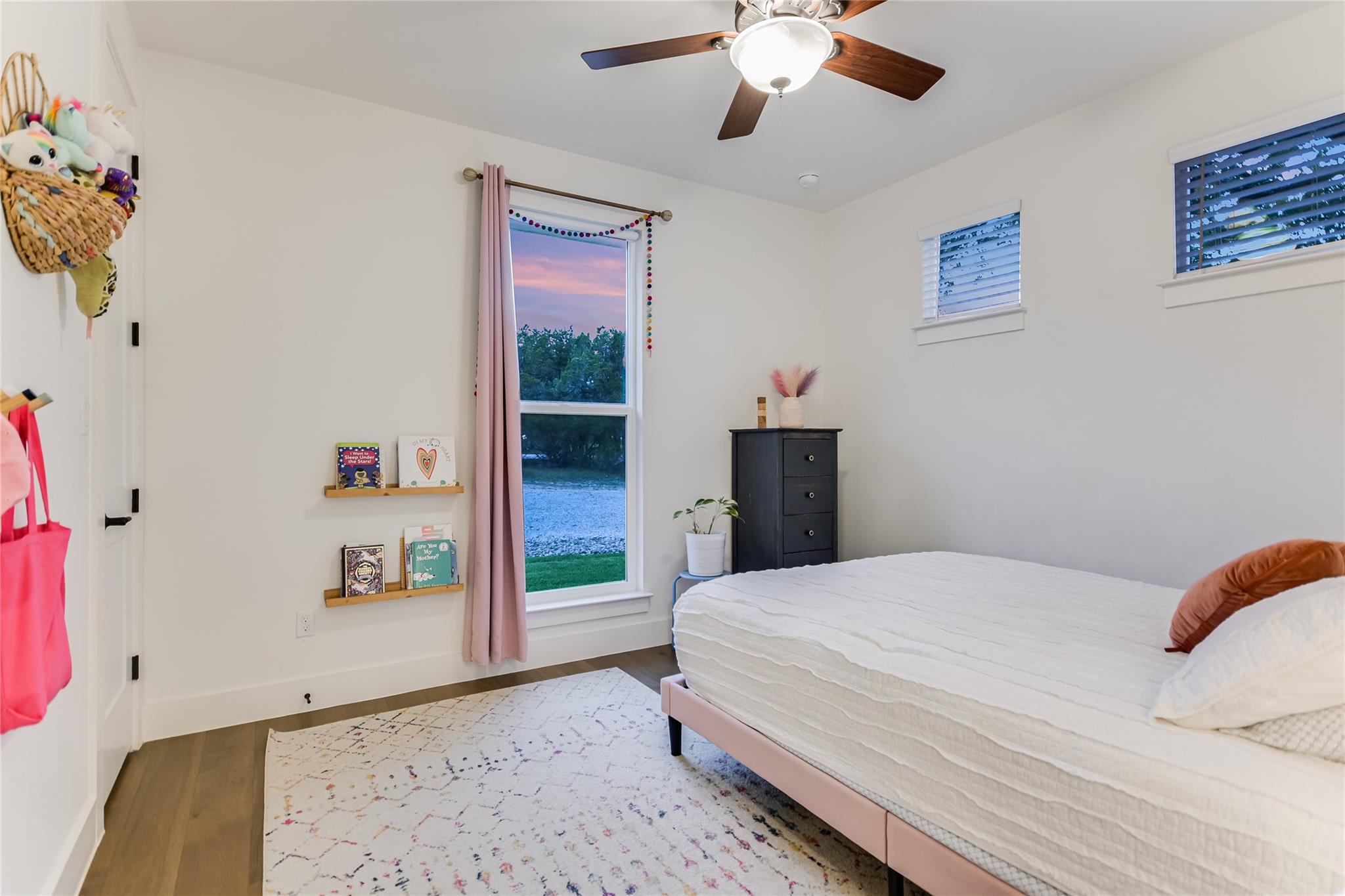 270 RAMBLING OAKS DR