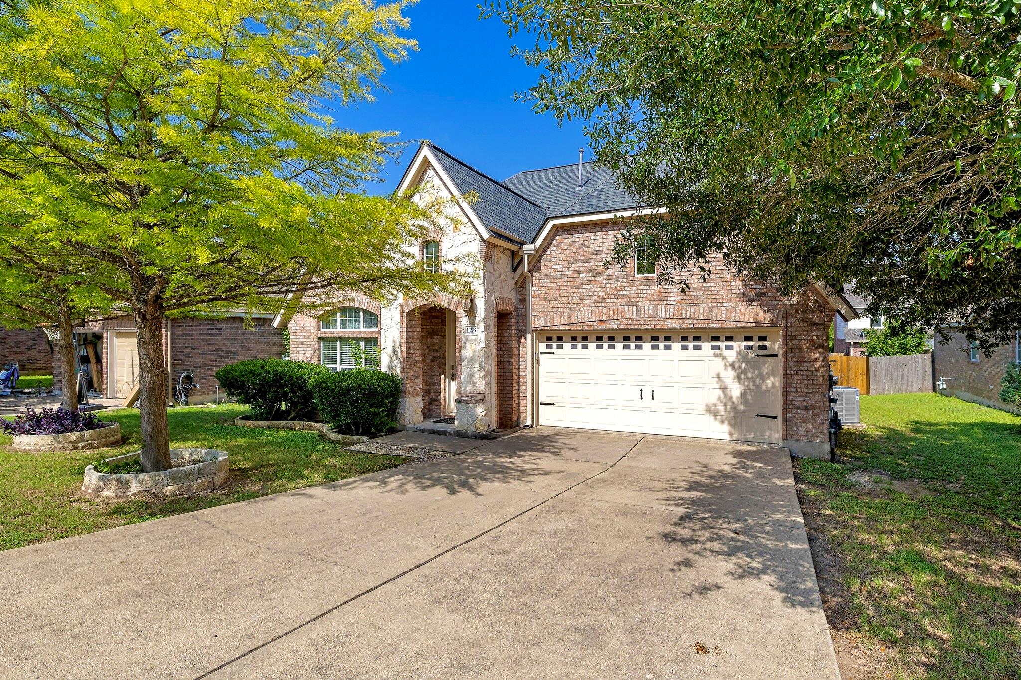 123 Justin Leonard DR
