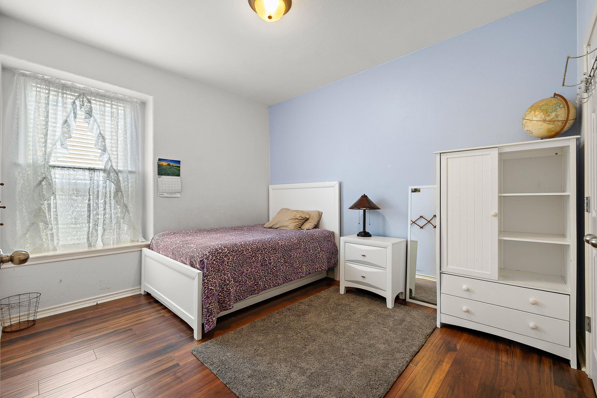 123 Justin Leonard DR