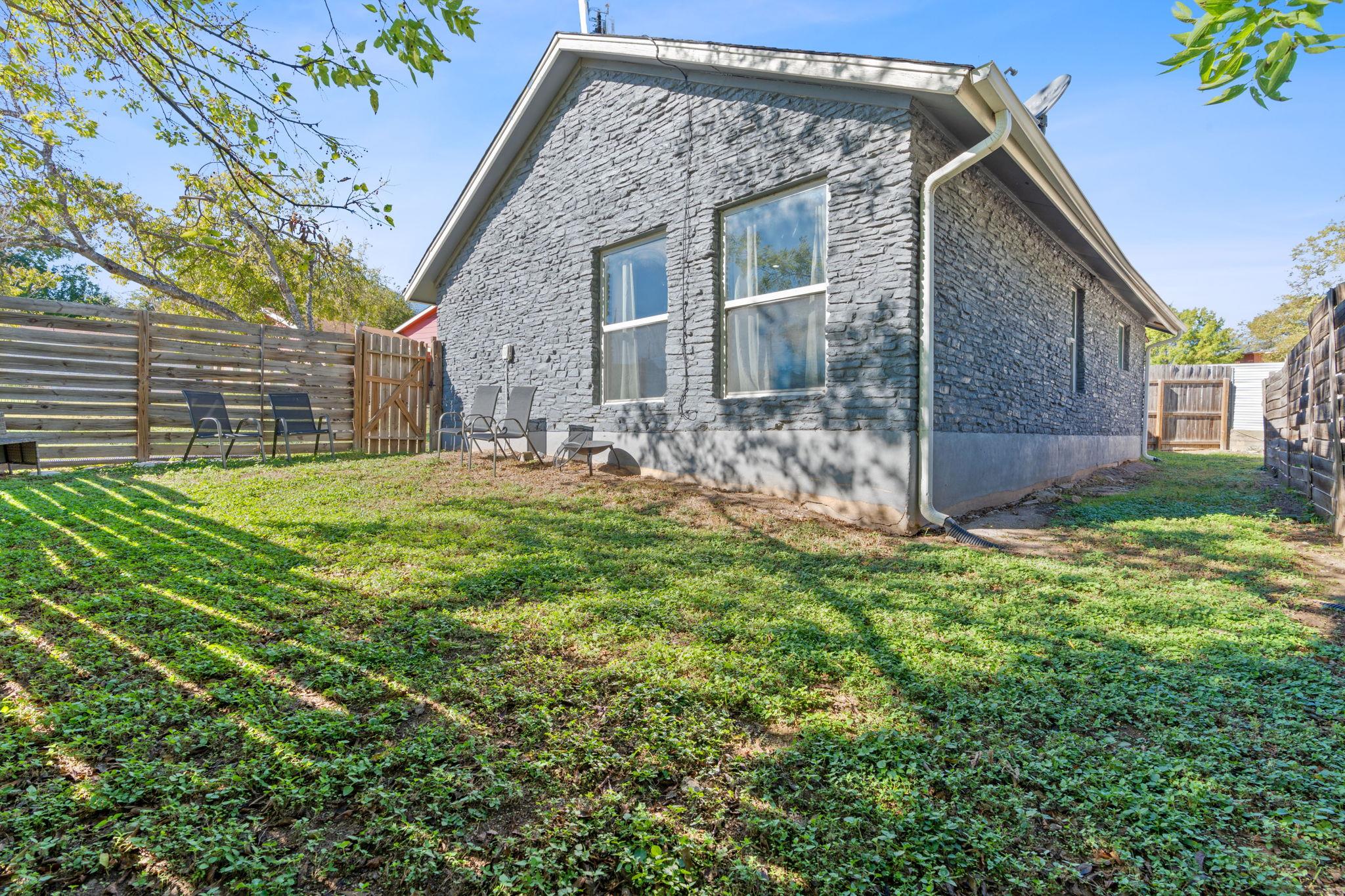 1906 Valley Hill CIR