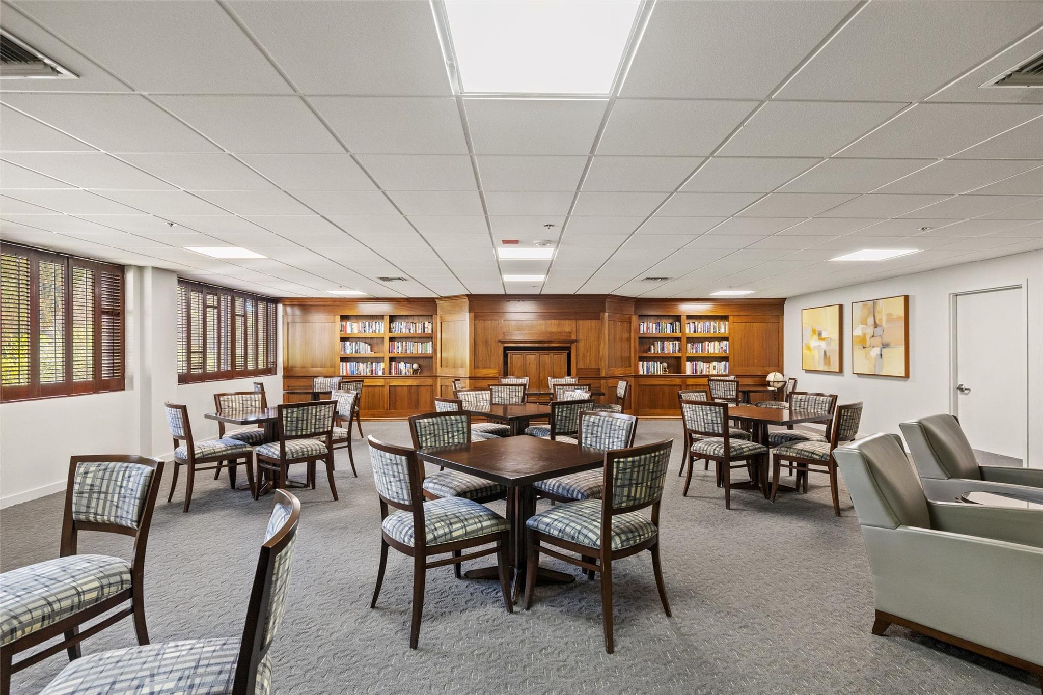 40 N Interstate 35 Unit: 2C1