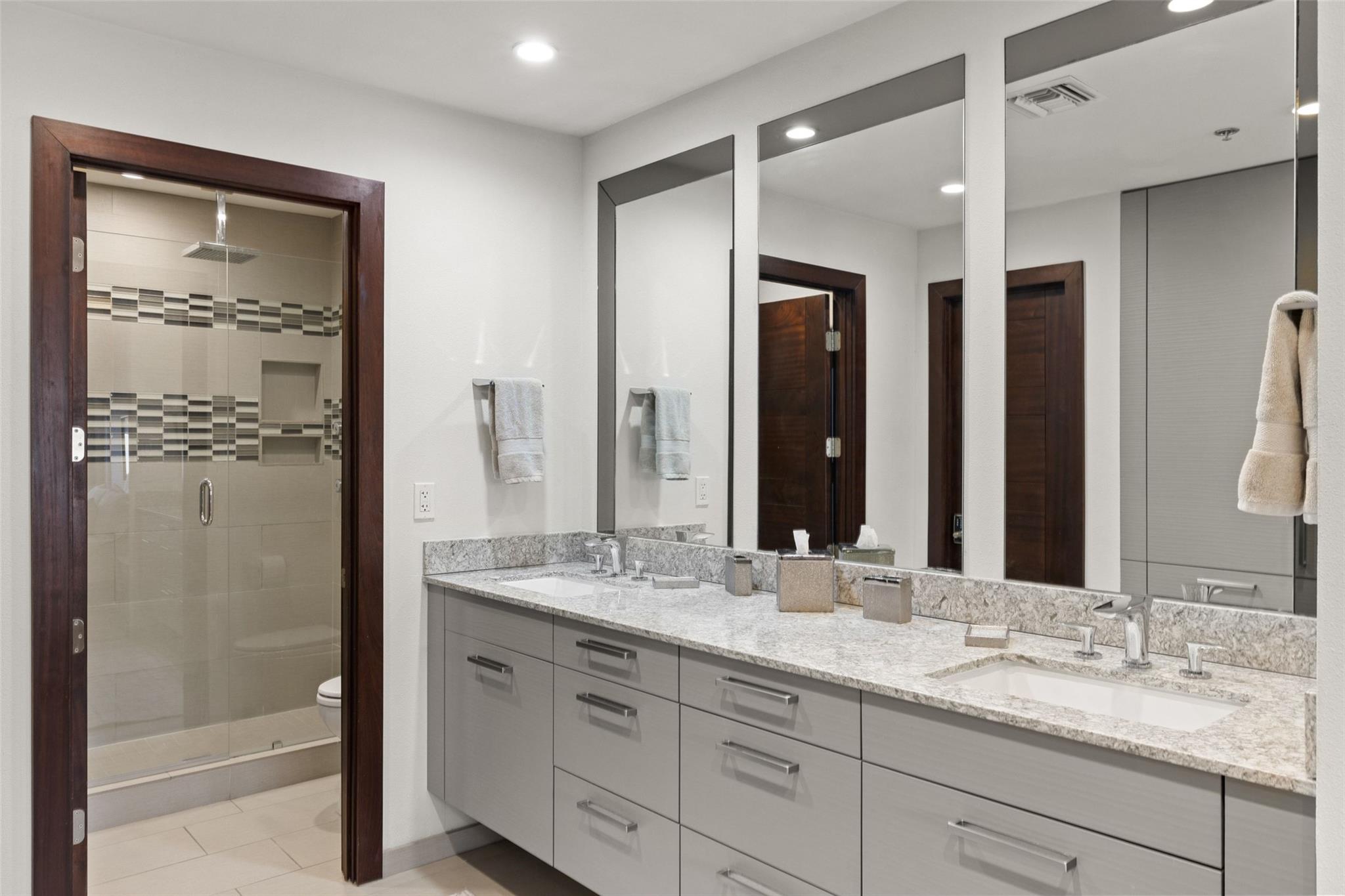 40 N Interstate 35 Unit: 2C1