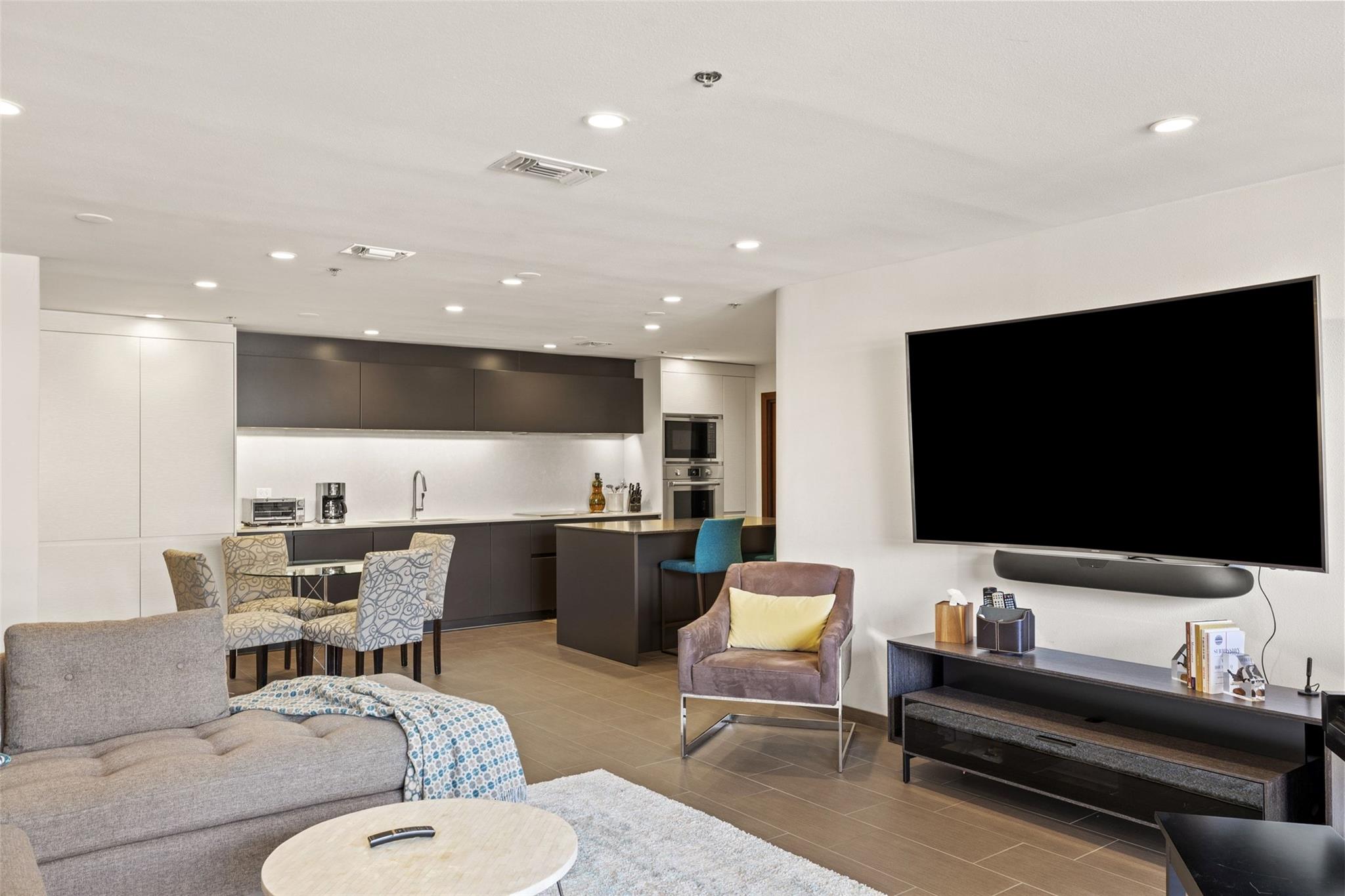 40 N Interstate 35 Unit: 2C1