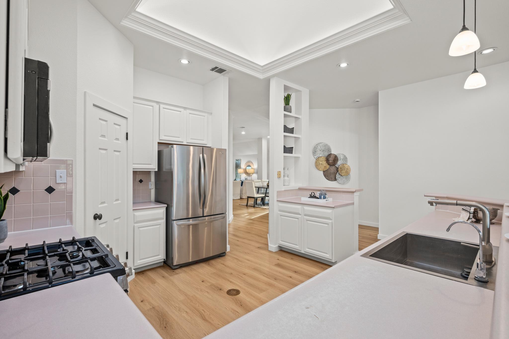 11039 Galleria CV