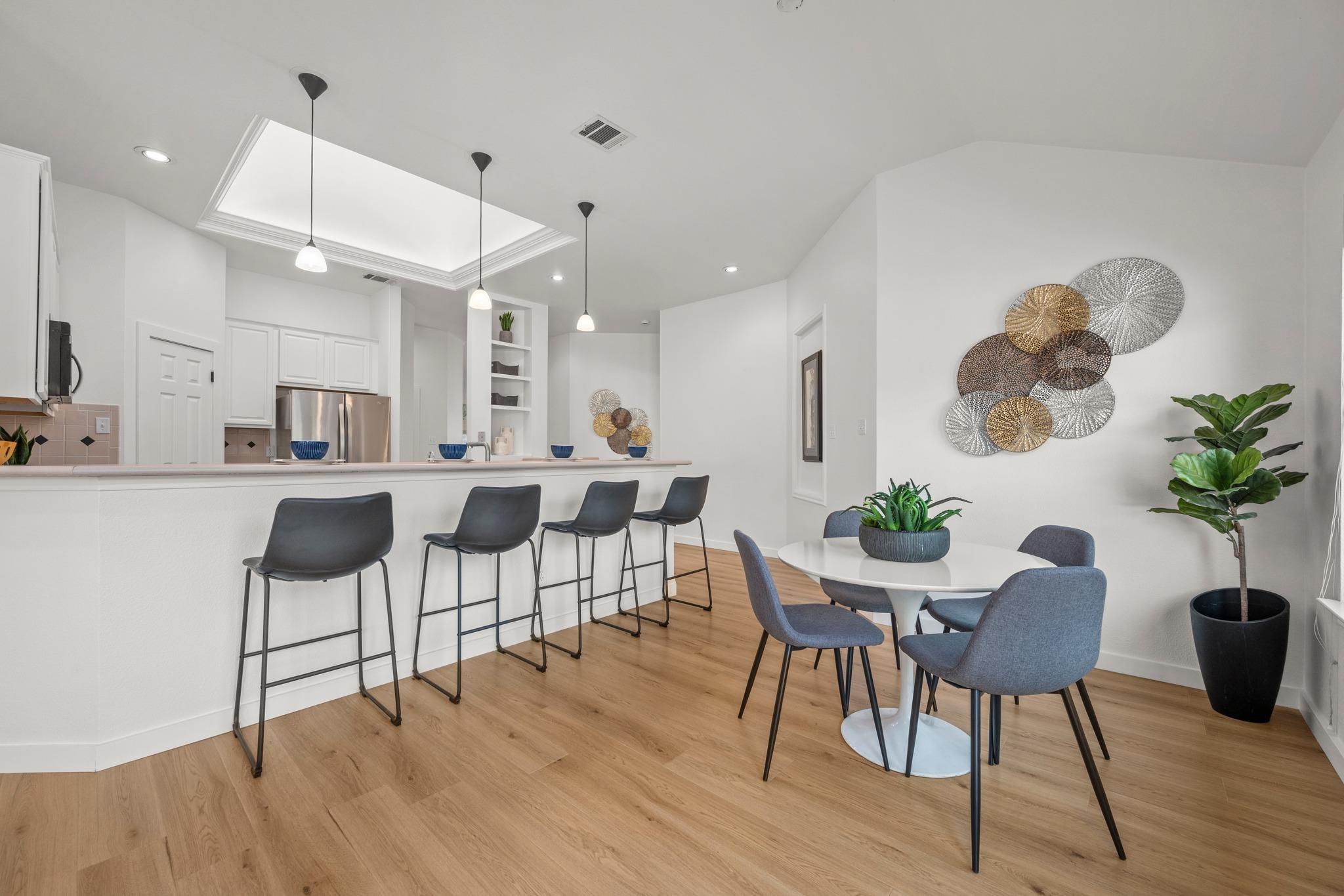 11039 Galleria CV