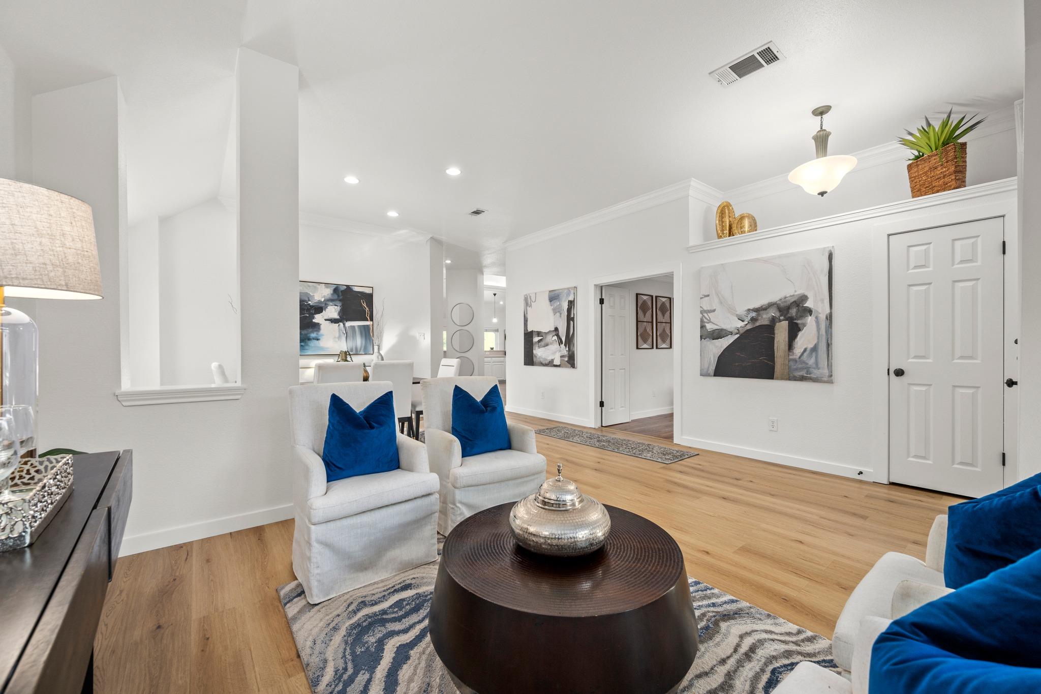 11039 Galleria CV