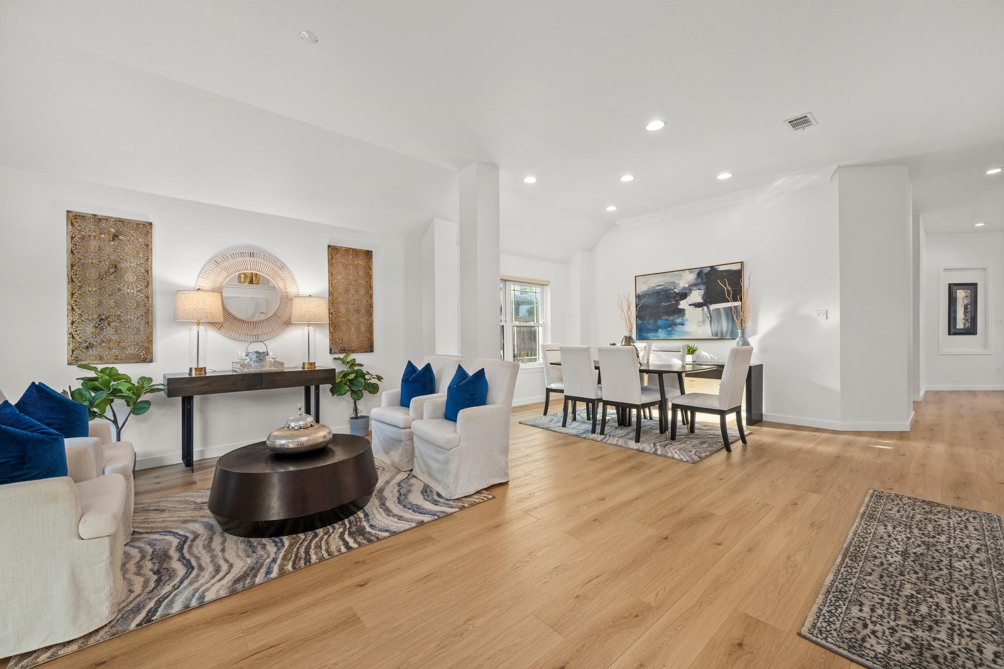 11039 Galleria CV