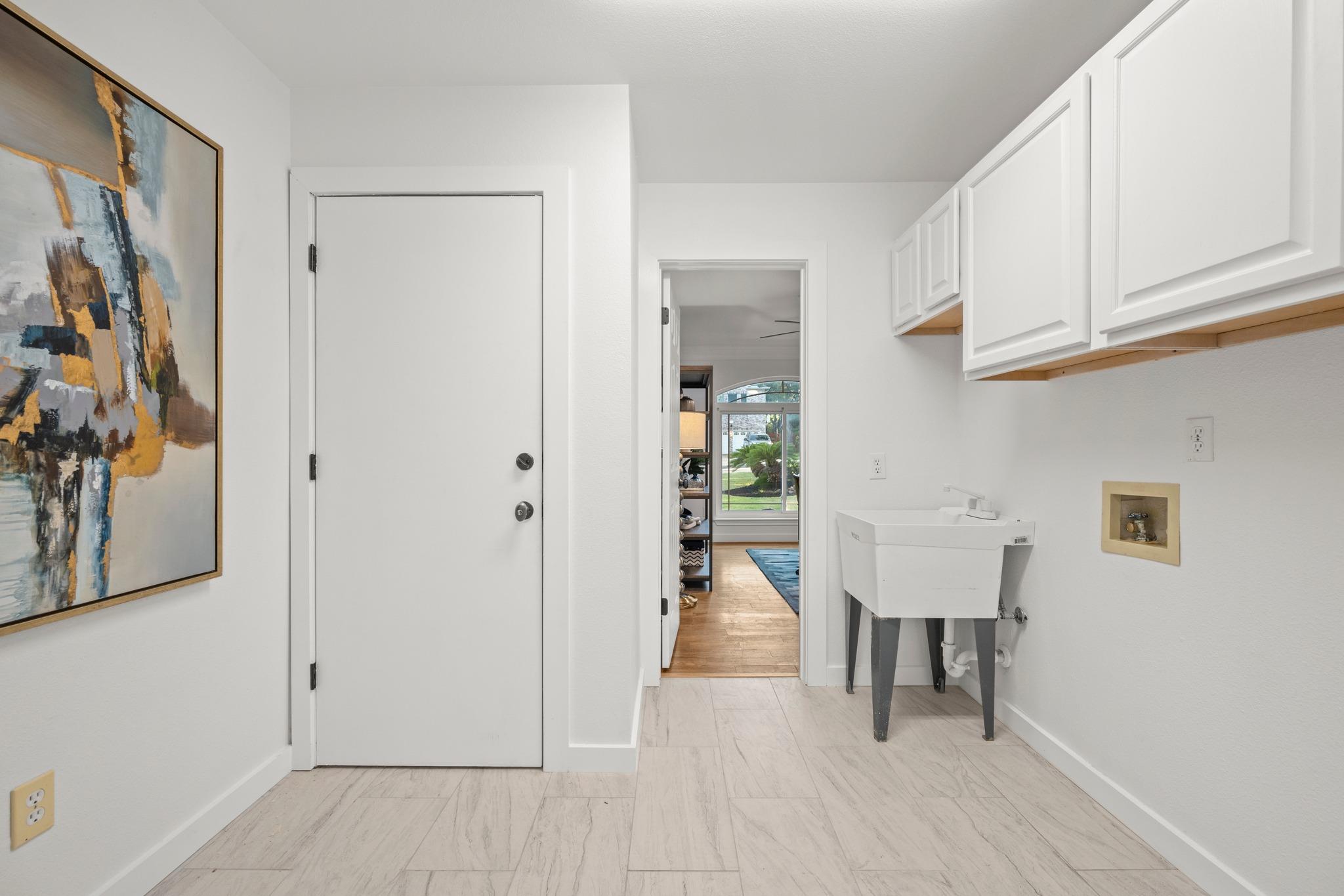 11039 Galleria CV