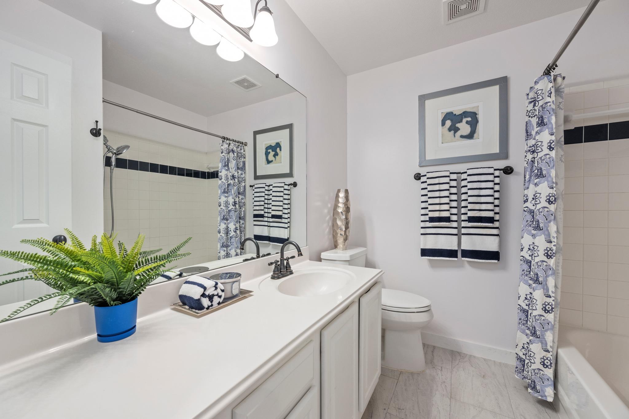 11039 Galleria CV
