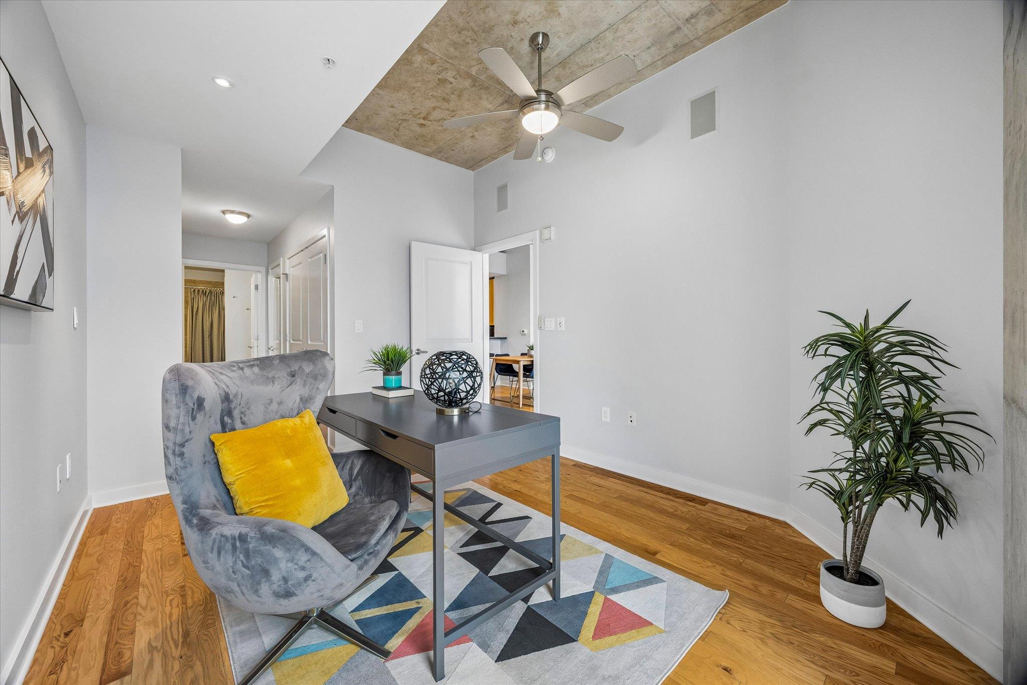 360 Nueces ST # 2005